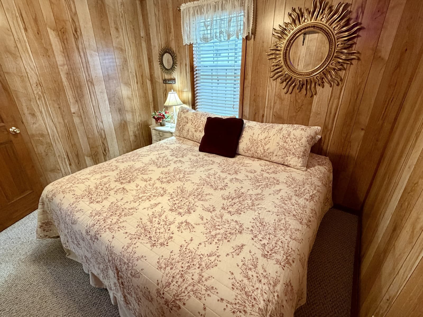 2002 Custom 20 x 53 Floating Cabin - Approx 999/sqft - Photo 56