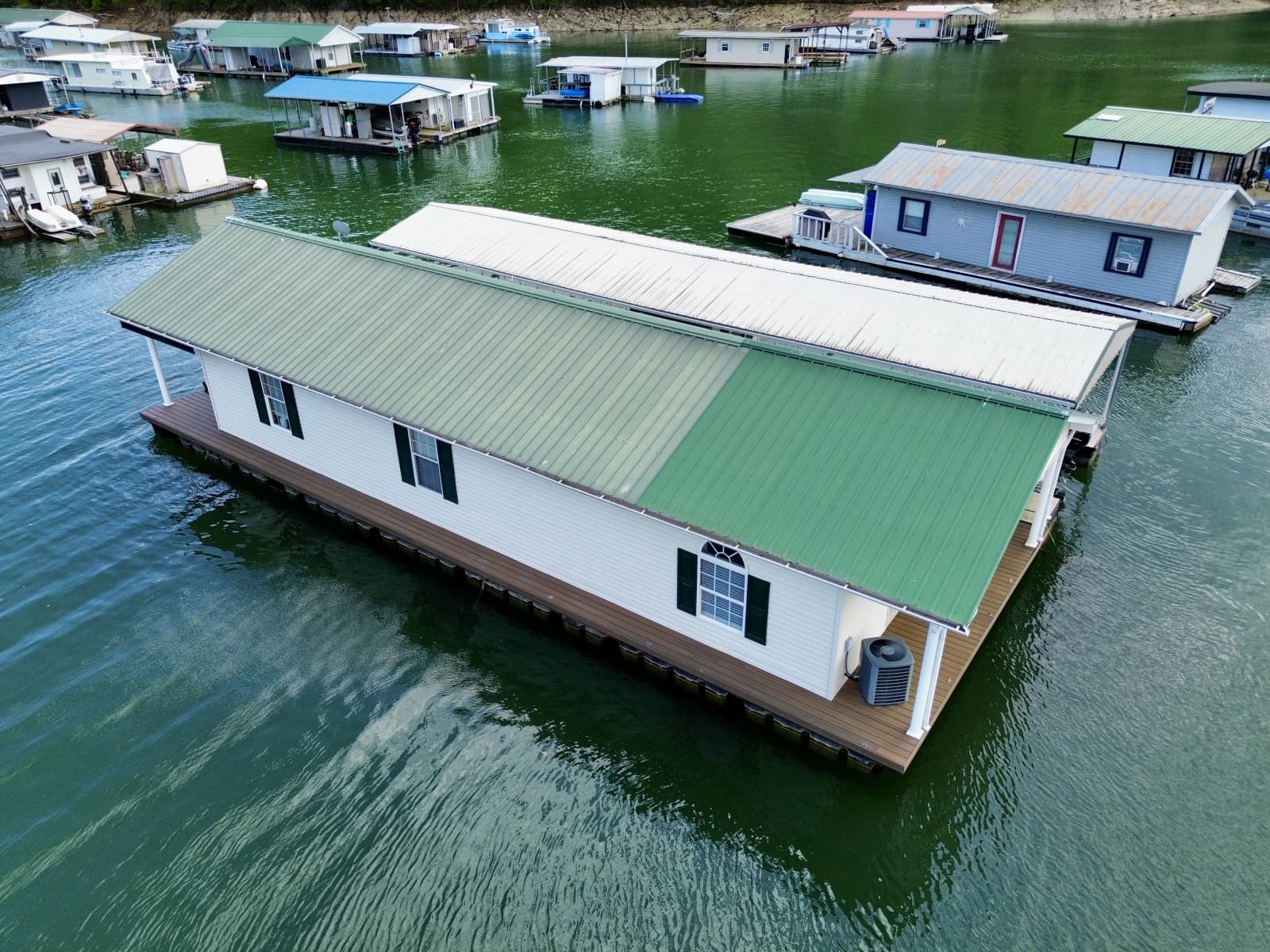2002 Custom 20 x 53 Floating Cabin - Approx 999/sqft - Photo 123
