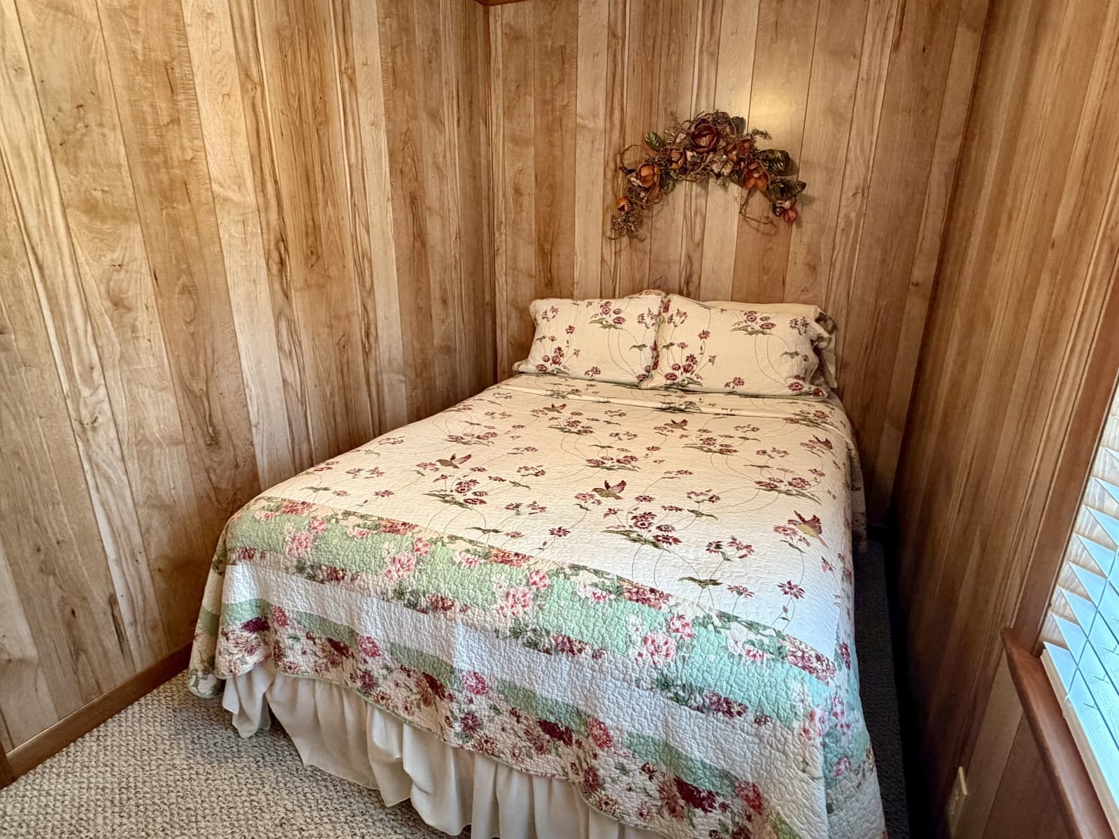 2002 Custom 20 x 53 Floating Cabin - Approx 999/sqft - Photo 49