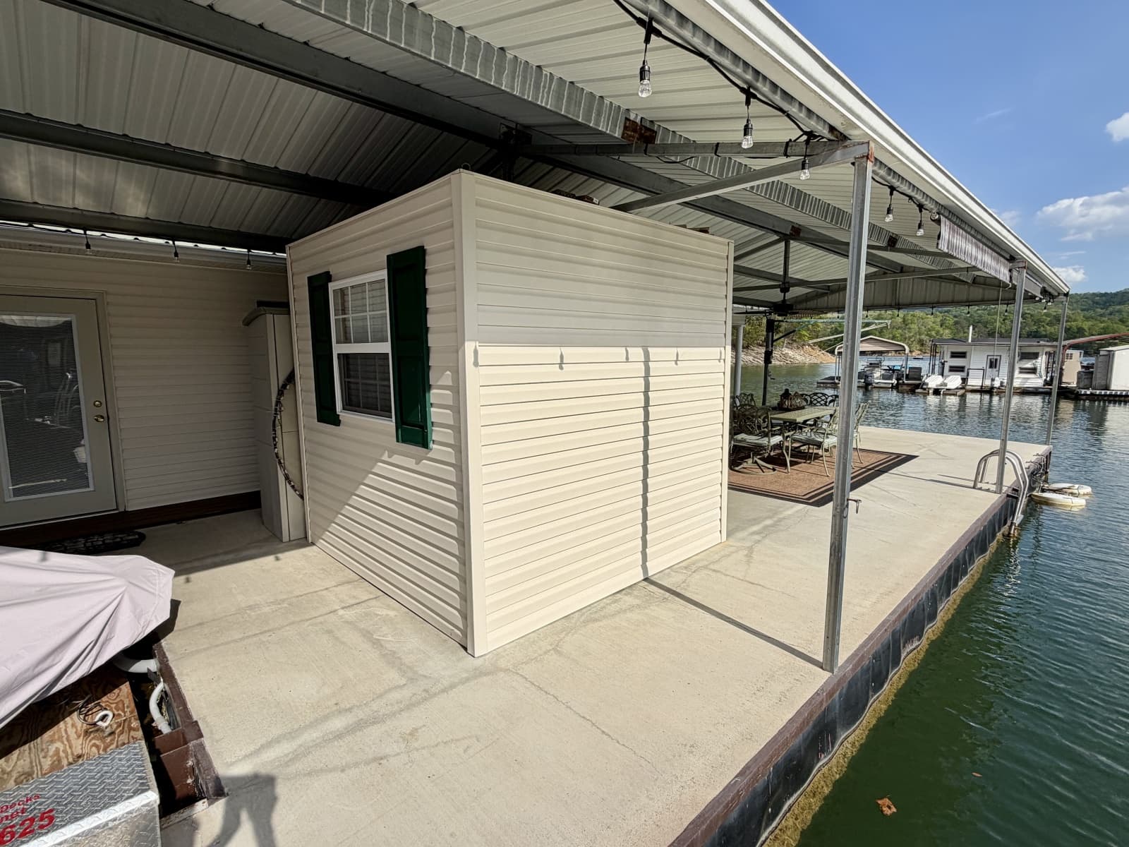 2002 Custom 20 x 53 Floating Cabin - Approx 999/sqft - Photo 15