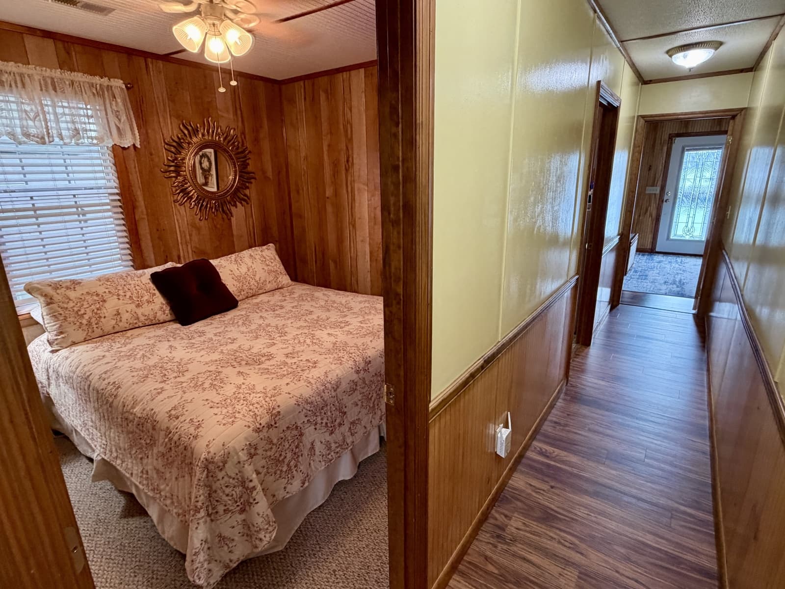 2002 Custom 20 x 53 Floating Cabin - Approx 999/sqft - Photo 53