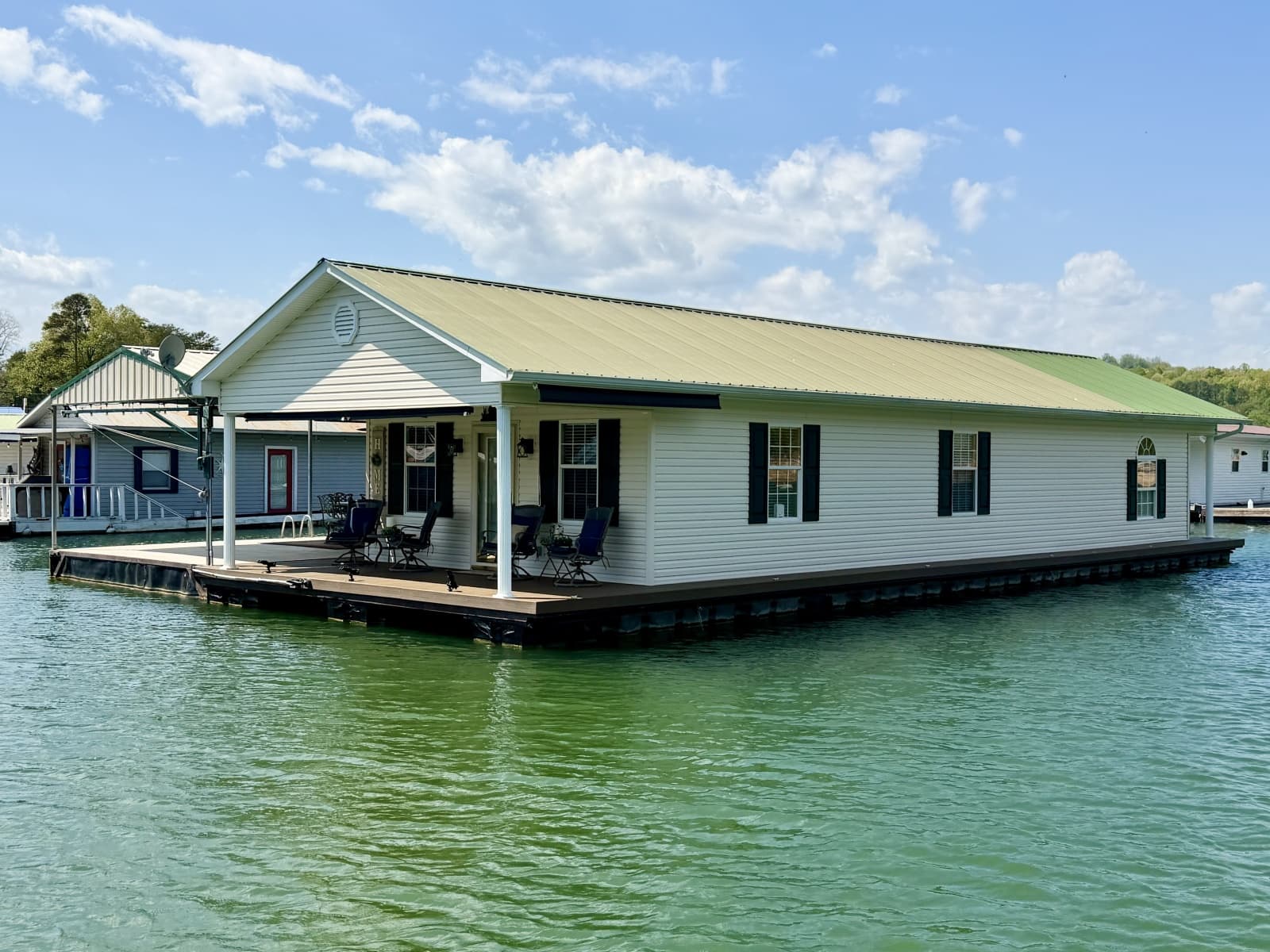 2002 Custom 20 x 53 Floating Cabin - Approx 999/sqft - Photo 6