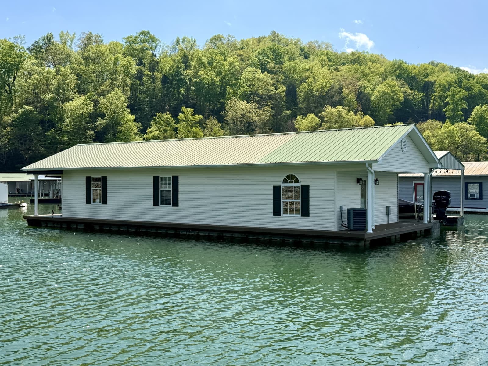 2002 Custom 20 x 53 Floating Cabin - Approx 999/sqft - Photo 8