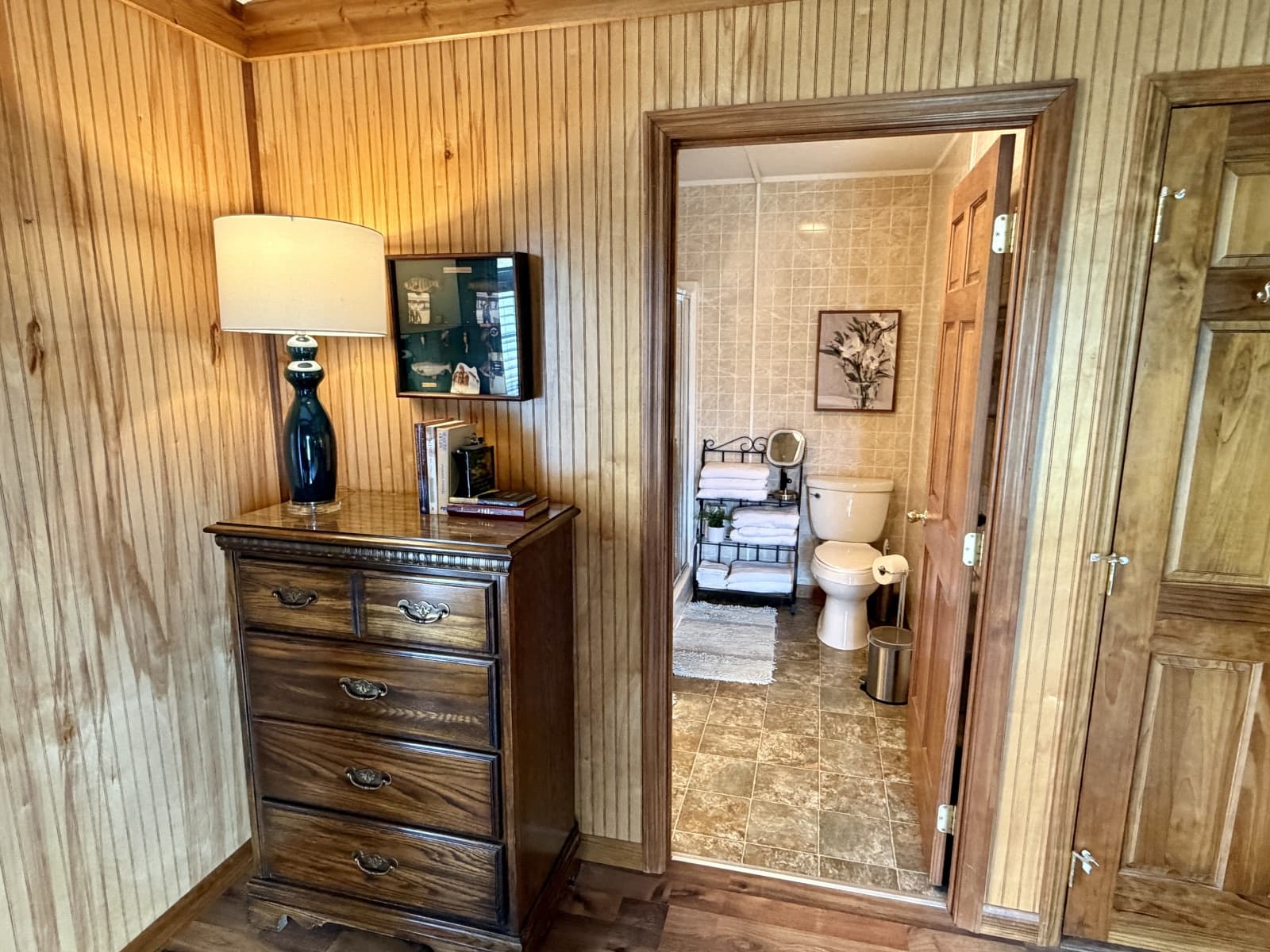 2002 Custom 20 x 53 Floating Cabin - Approx 999/sqft - Photo 73