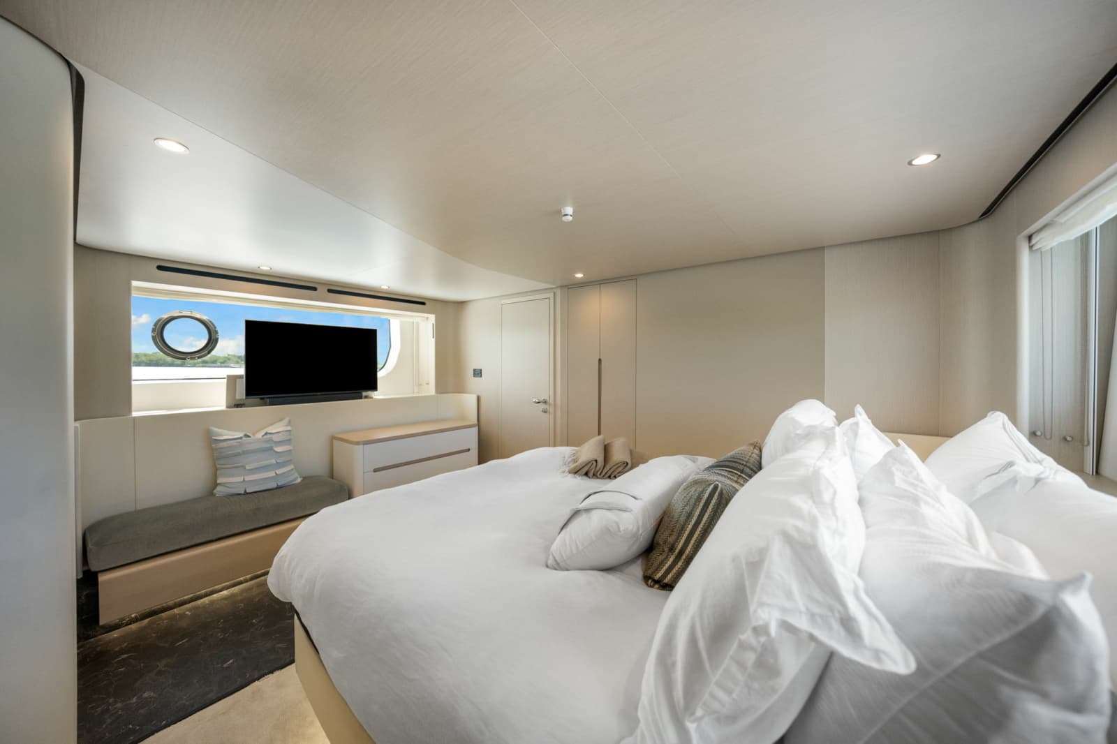 2025 Azimut 68 FLY - Photo 33