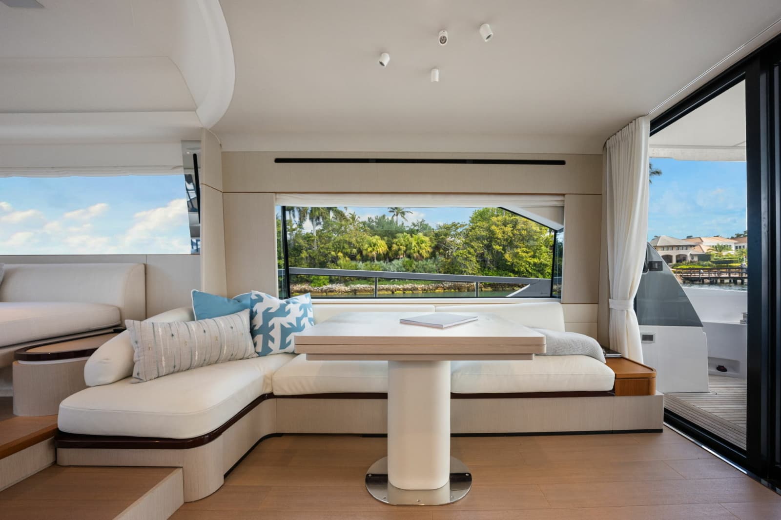 2025 Azimut 68 FLY - Photo 24