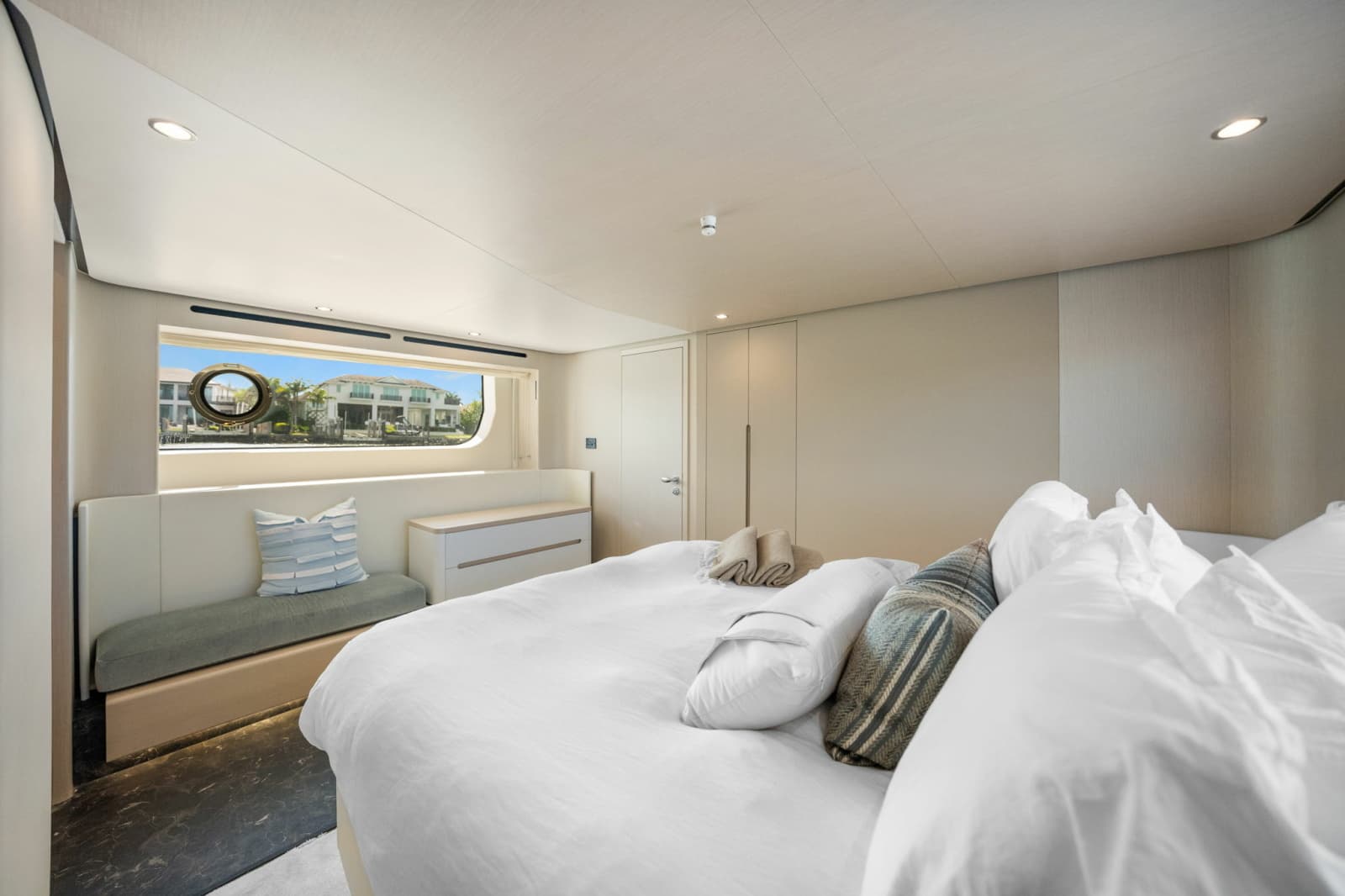 2025 Azimut 68 FLY - Photo 35
