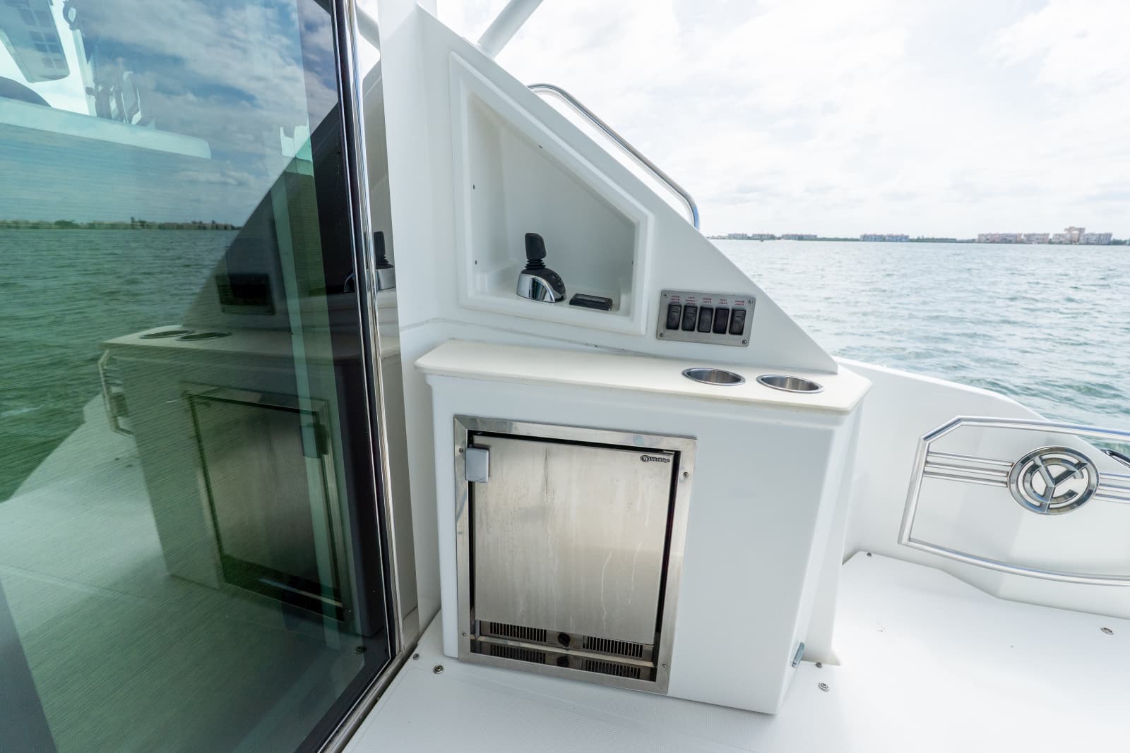 2018 Cruisers Yachts 50 CANTIUS - Photo 34