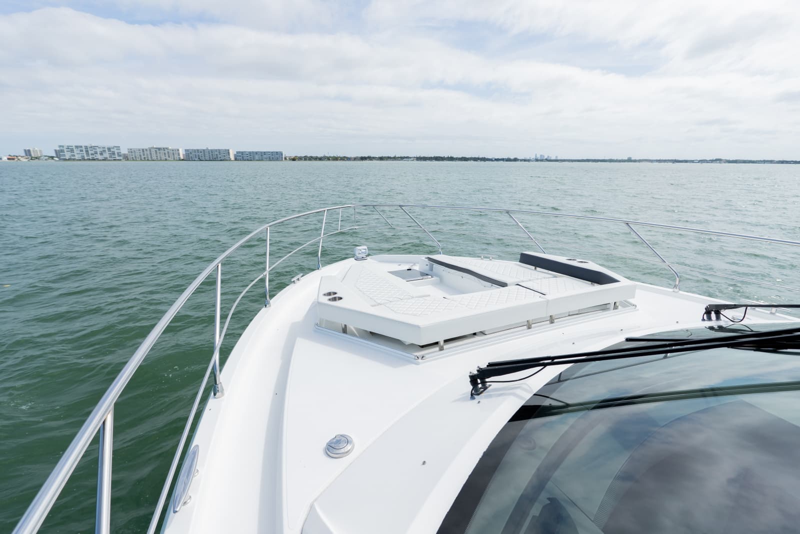 2018 Cruisers Yachts 50 CANTIUS - Photo 30