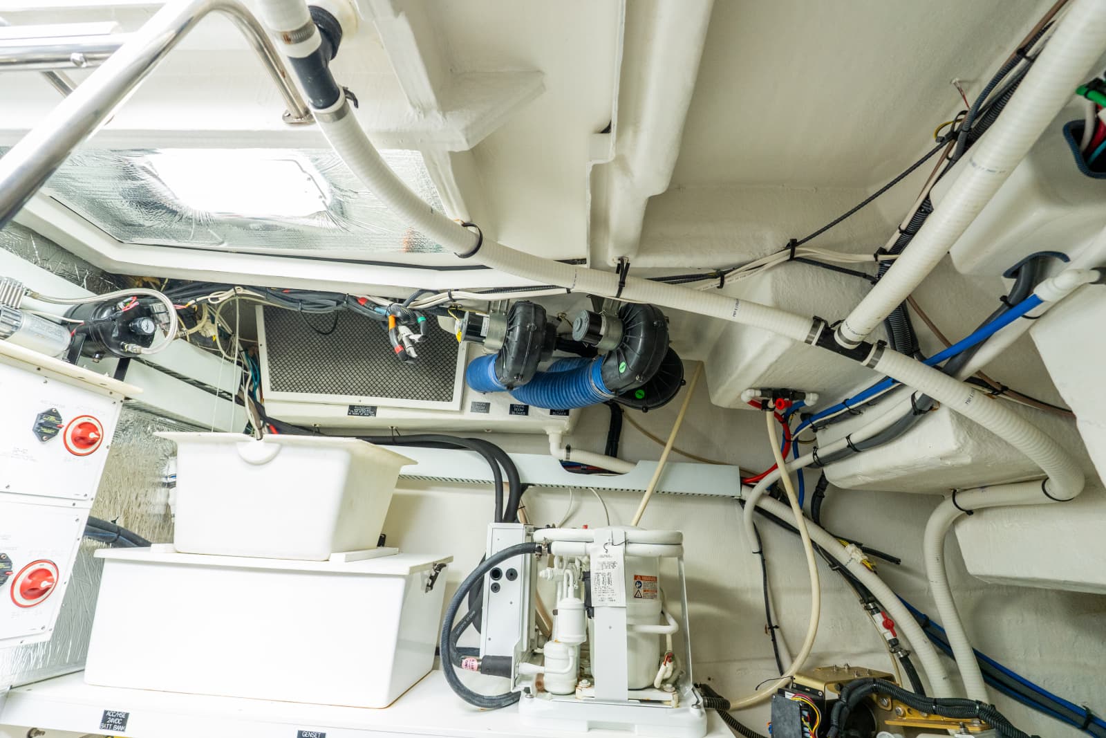 2018 Cruisers Yachts 50 CANTIUS - Photo 87