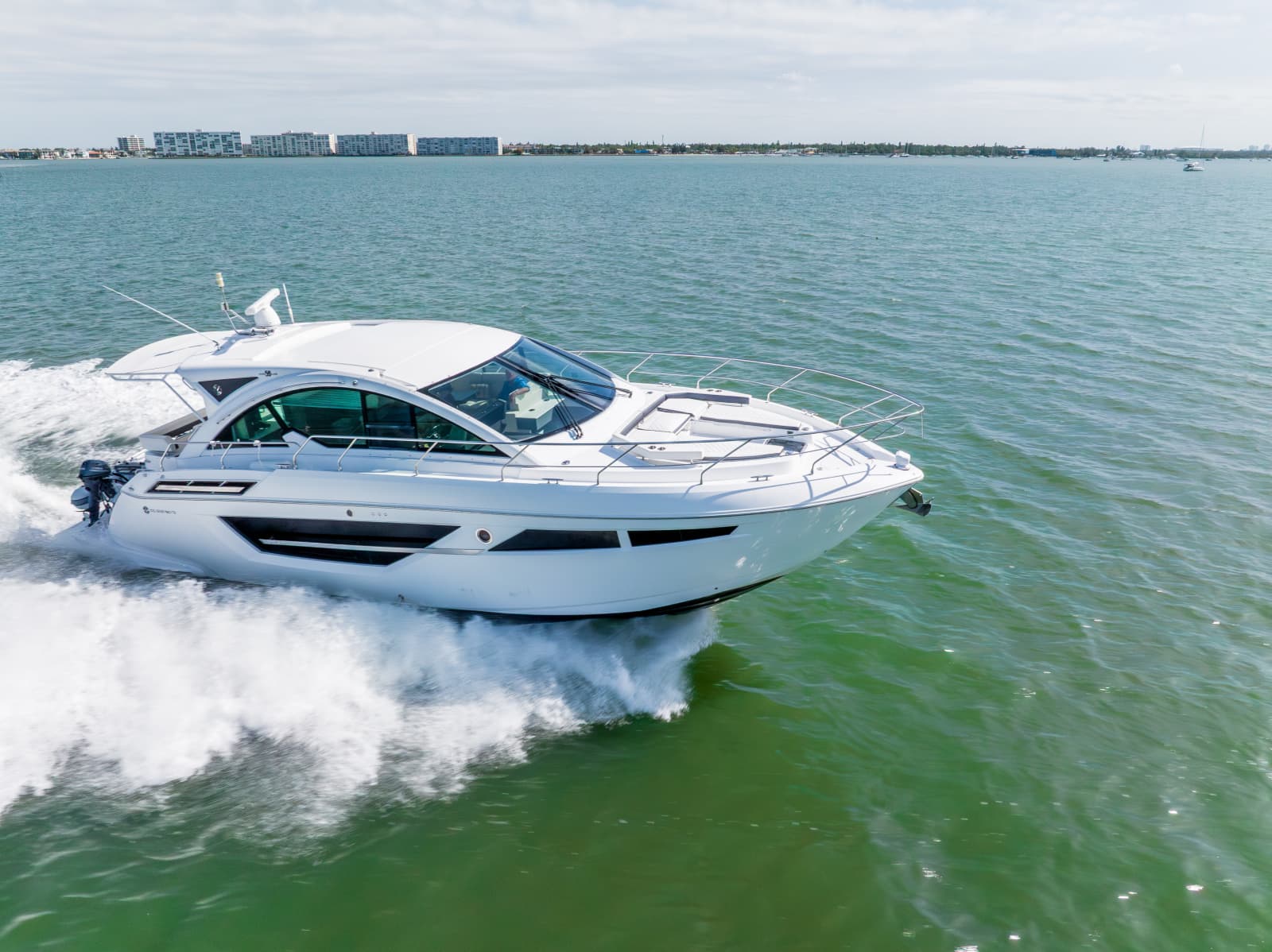 2018 Cruisers Yachts 50 CANTIUS - Photo 12