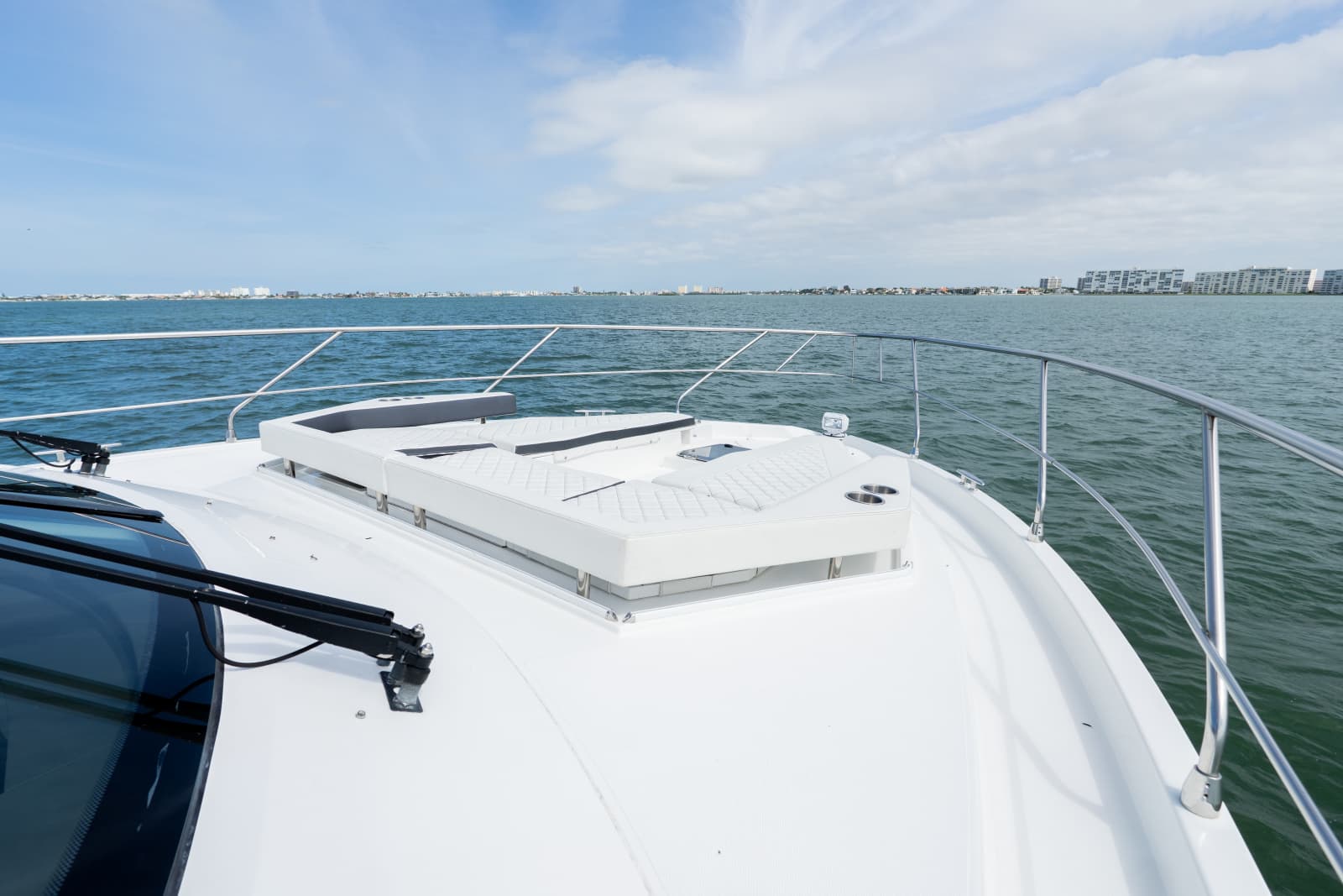 2018 Cruisers Yachts 50 CANTIUS - Photo 32