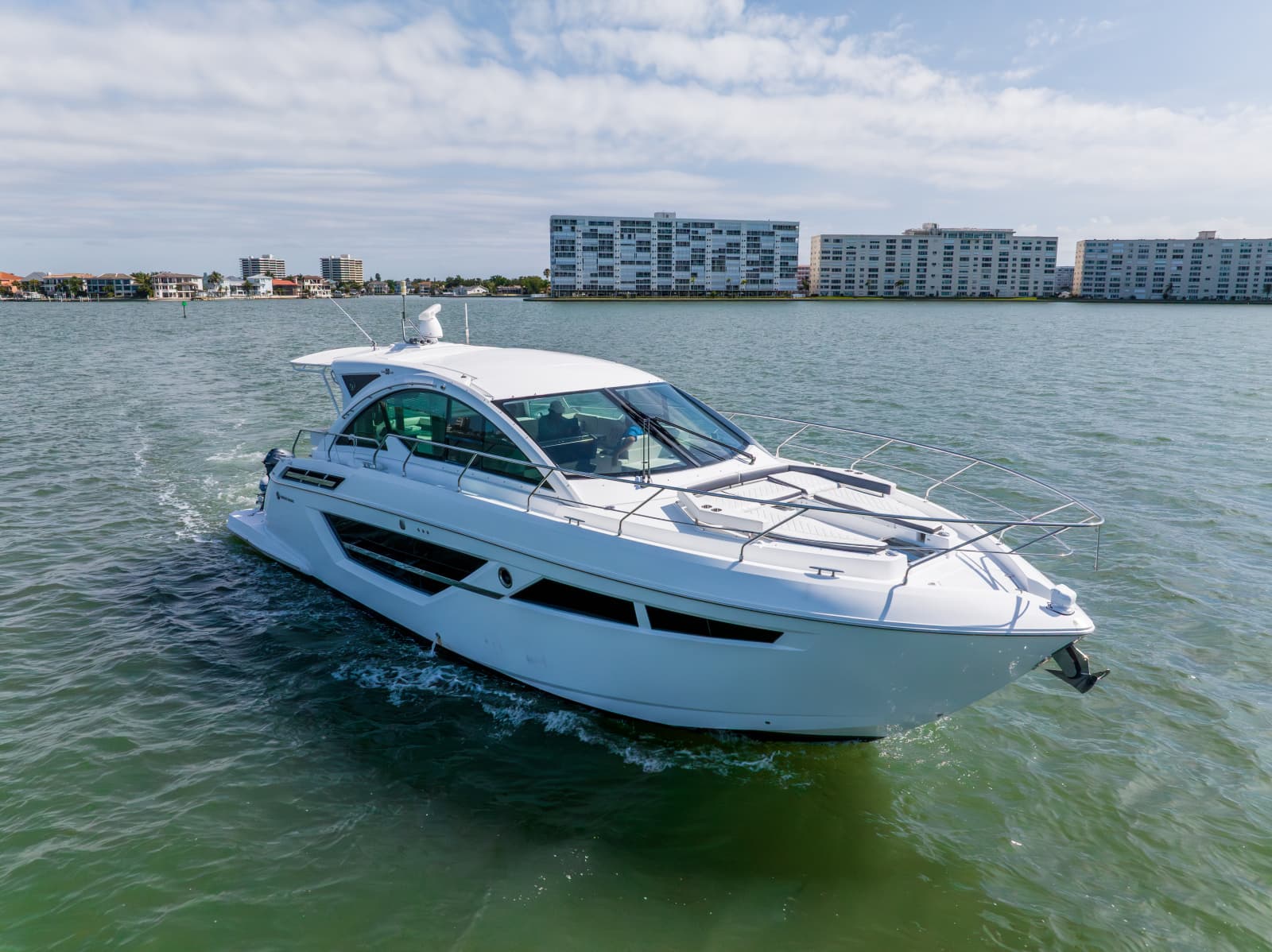 2018 Cruisers Yachts 50 CANTIUS - Photo 4