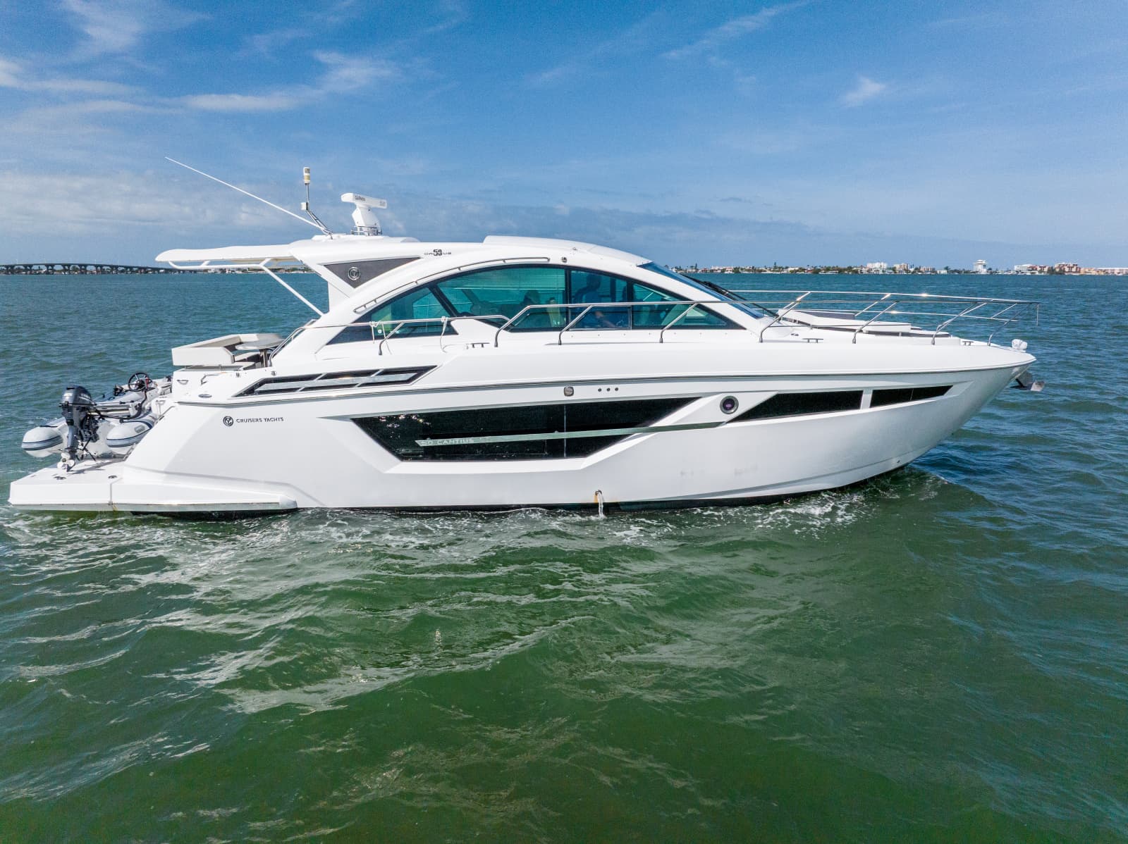 2018 Cruisers Yachts 50 CANTIUS - Photo 17