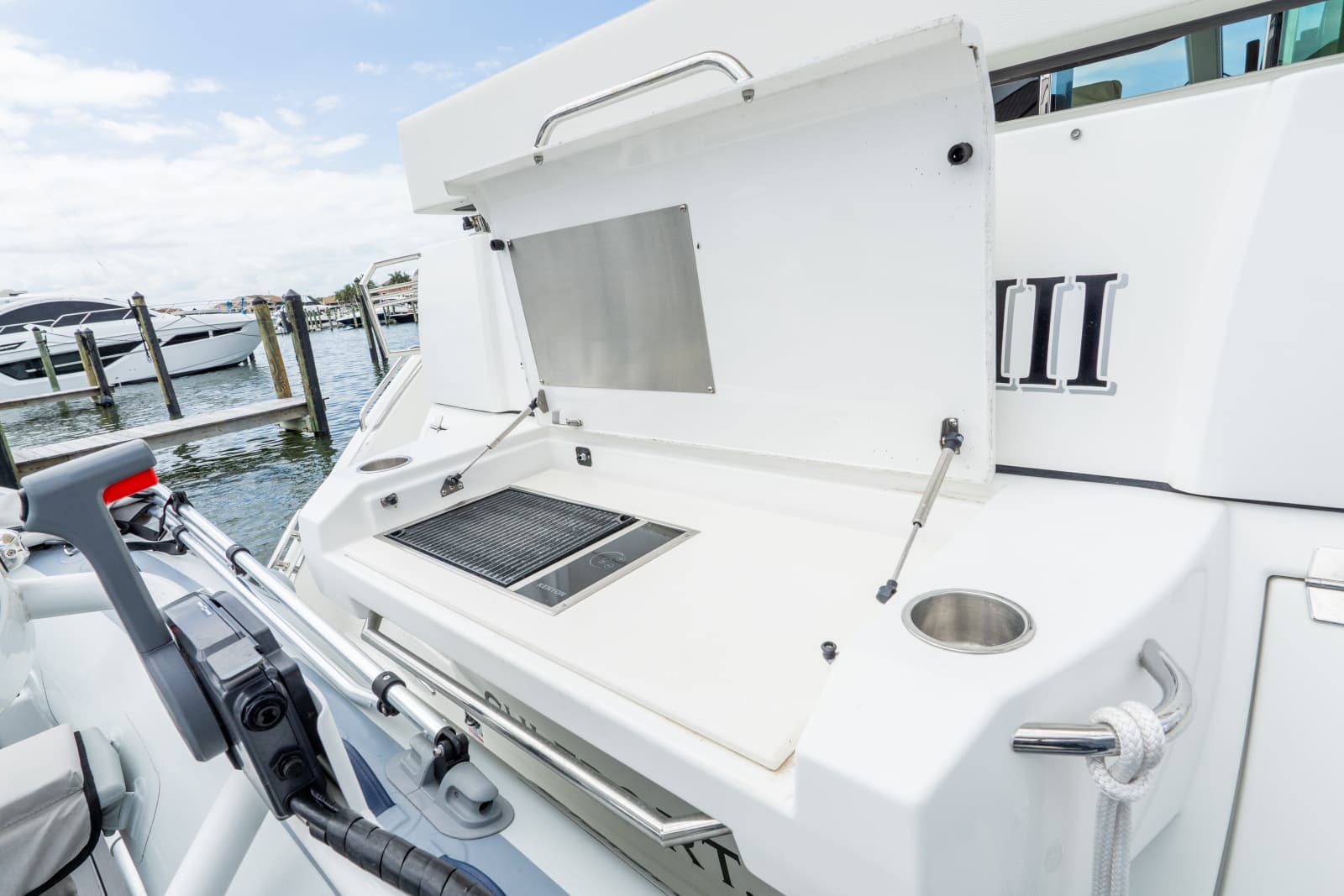 2018 Cruisers Yachts 50 CANTIUS - Photo 80