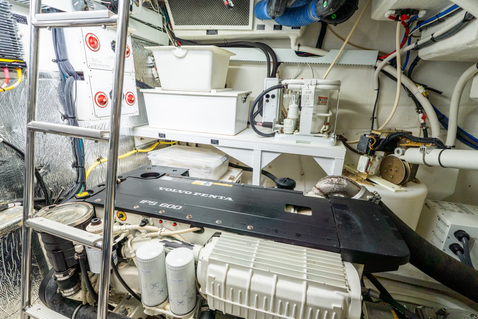 2018 Cruisers Yachts 50 CANTIUS - Photo 82
