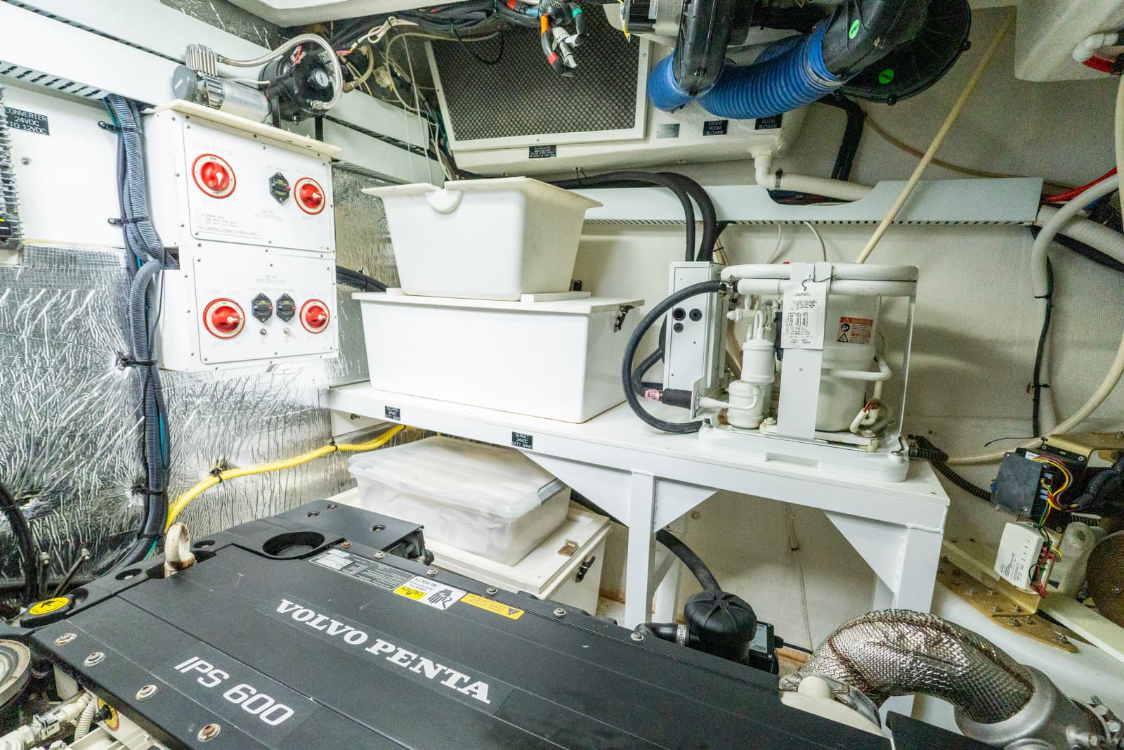 2018 Cruisers Yachts 50 CANTIUS - Photo 86