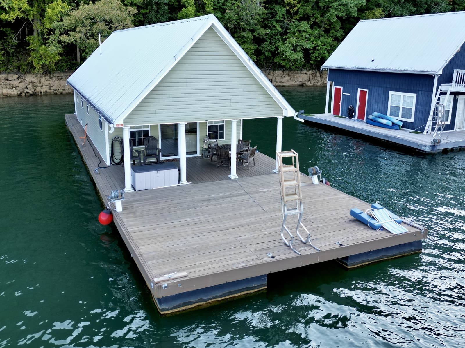 2006 Custom 20 x 43 Floating Cabin - Approx 812sqft - Photo 4