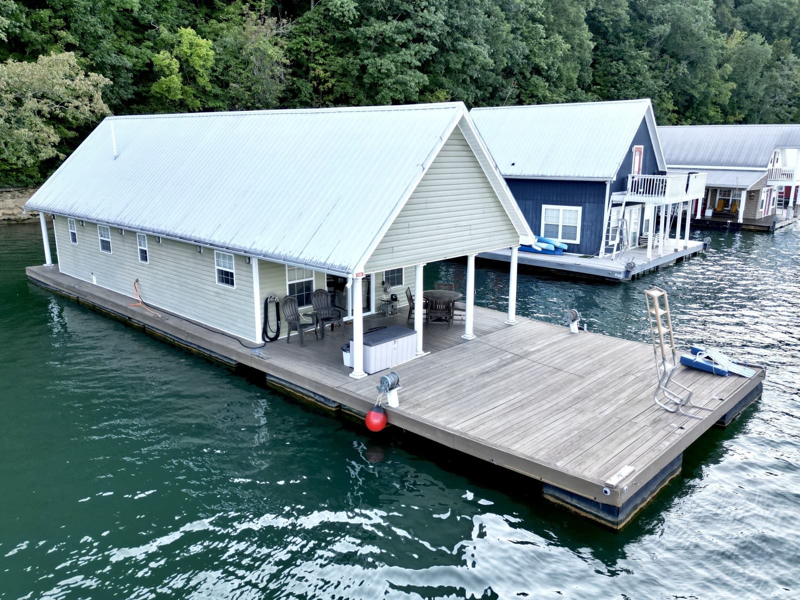 2006 Custom 20 x 43 Floating Cabin - Approx 812sqft - Photo 5