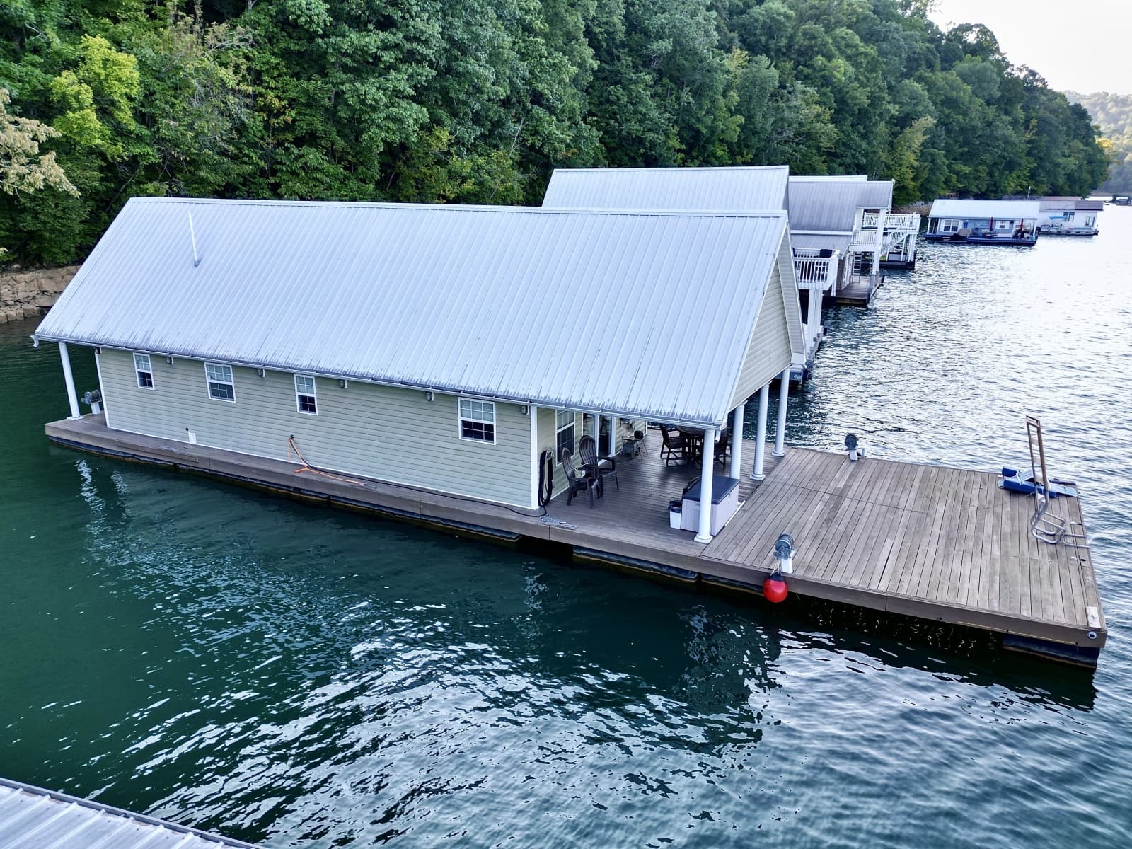 2006 Custom 20 x 43 Floating Cabin - Approx 812sqft - Photo 6
