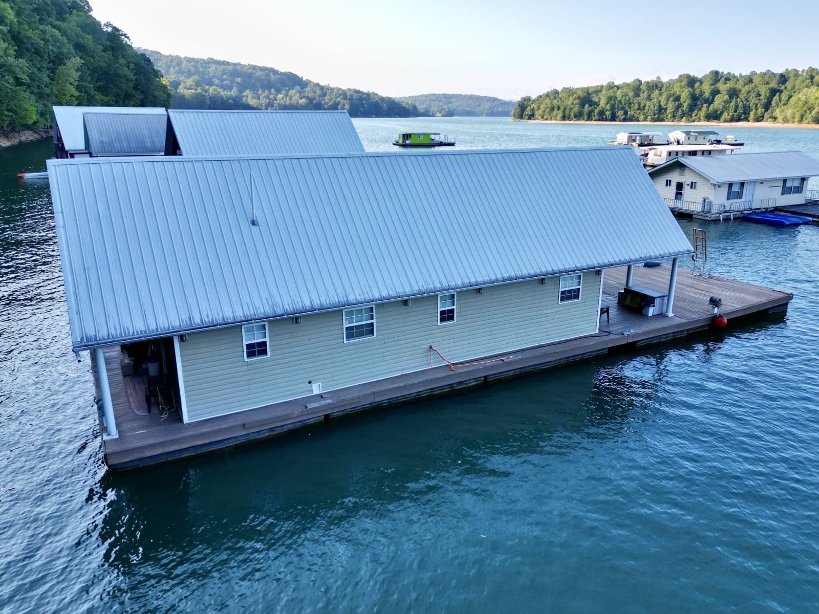 2006 Custom 20 x 43 Floating Cabin - Approx 812sqft - Photo 7