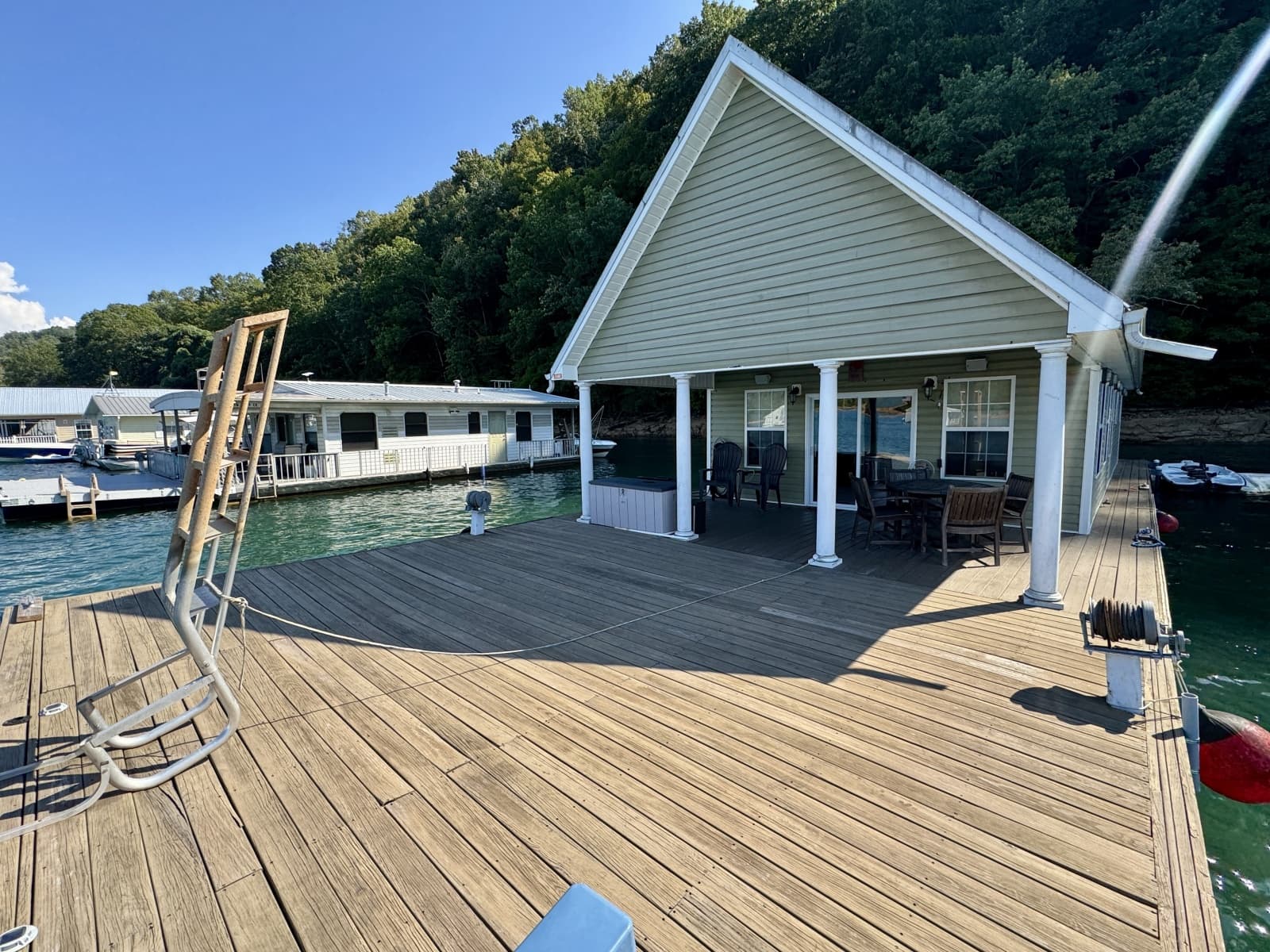 2006 Custom 20 x 43 Floating Cabin - Approx 812sqft - Photo 17