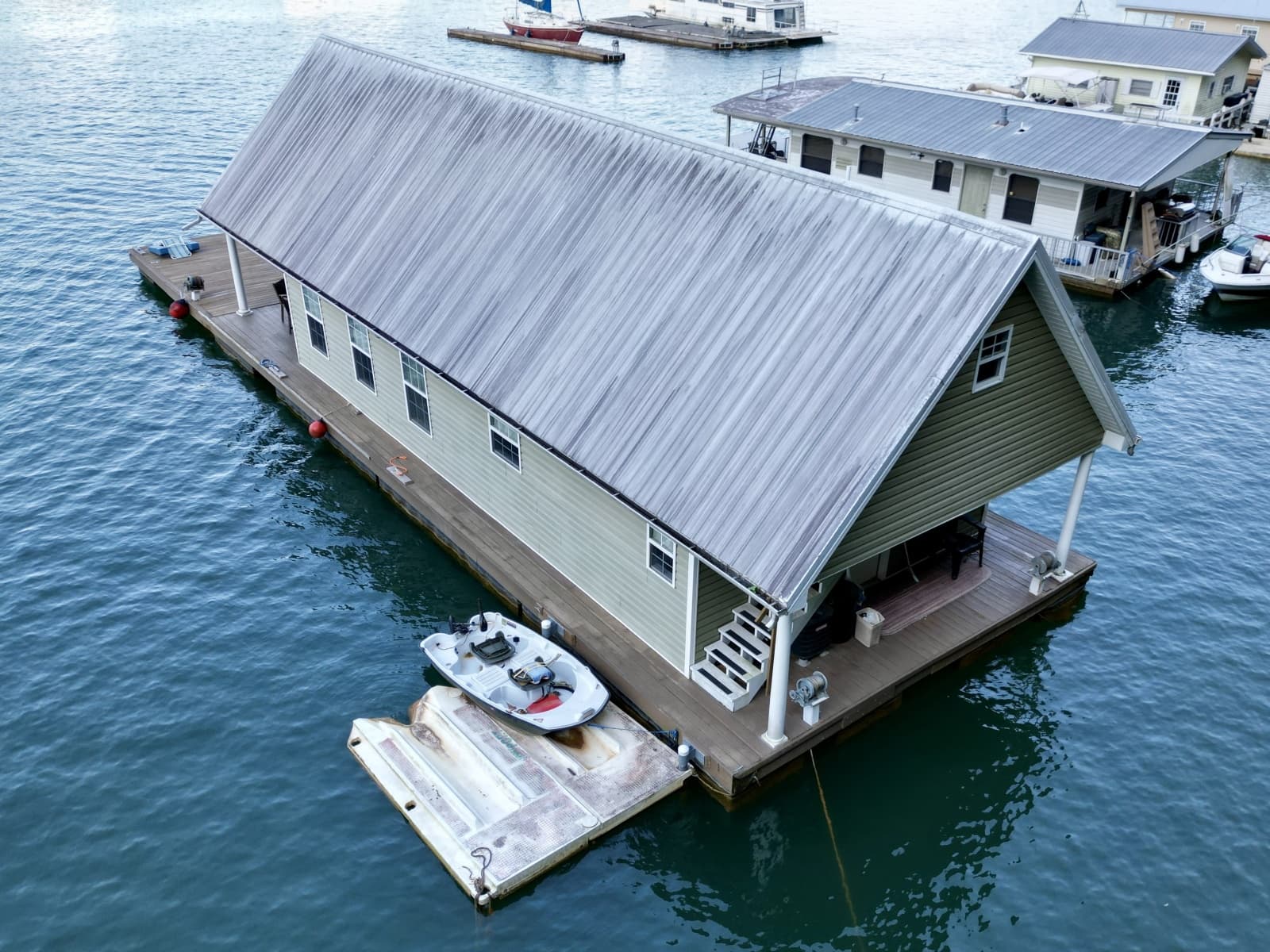 2006 Custom 20 x 43 Floating Cabin - Approx 812sqft - Photo 12