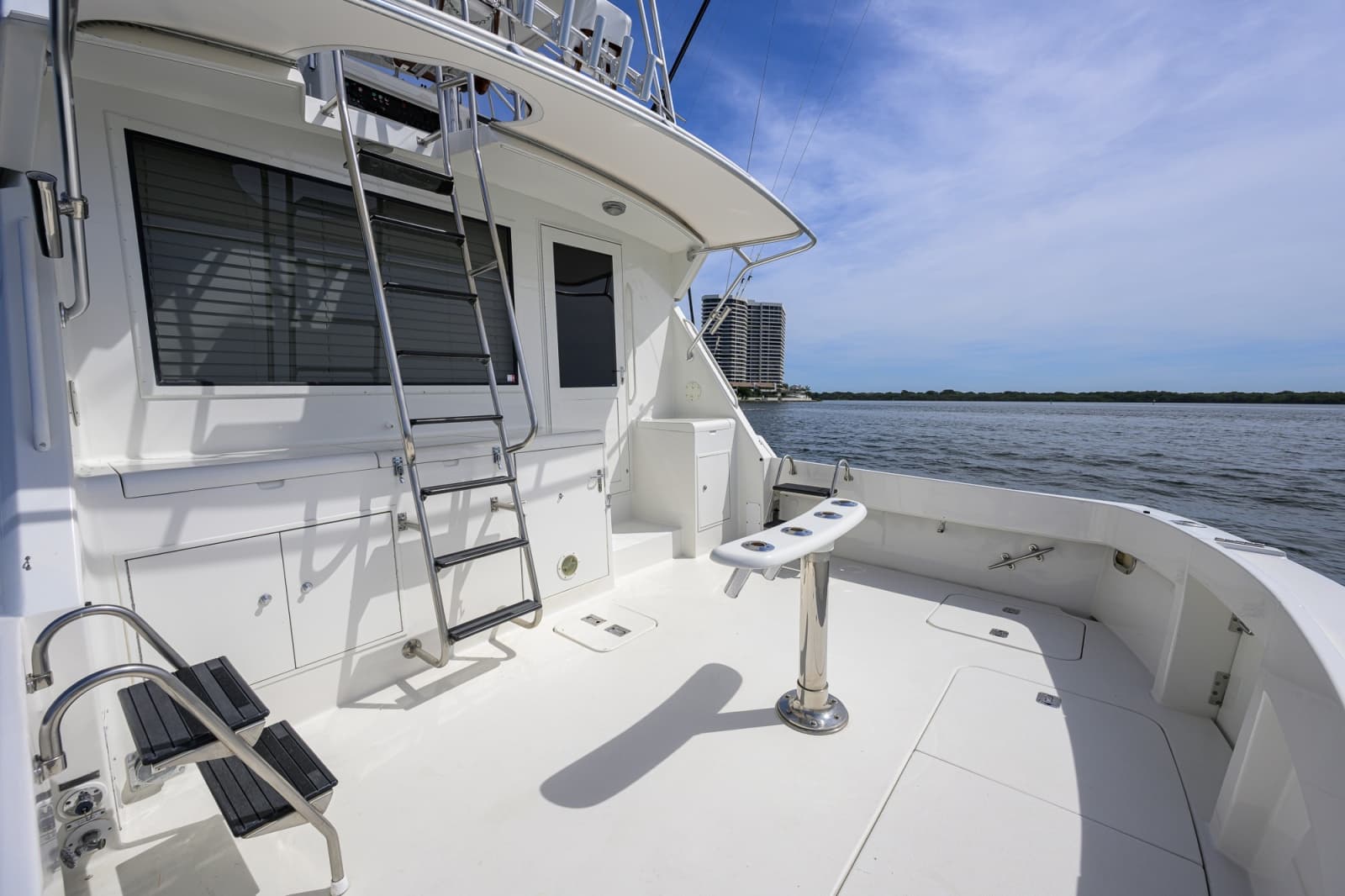 1992 Hatteras 46 Convertible - Photo 21