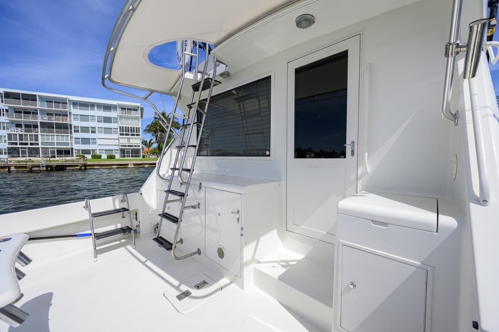 1992 Hatteras 46 Convertible - Photo 22