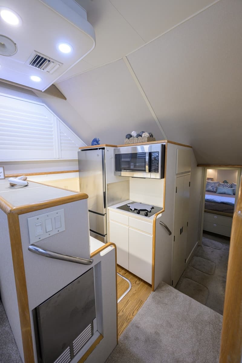 1992 Hatteras 46 Convertible - Photo 47