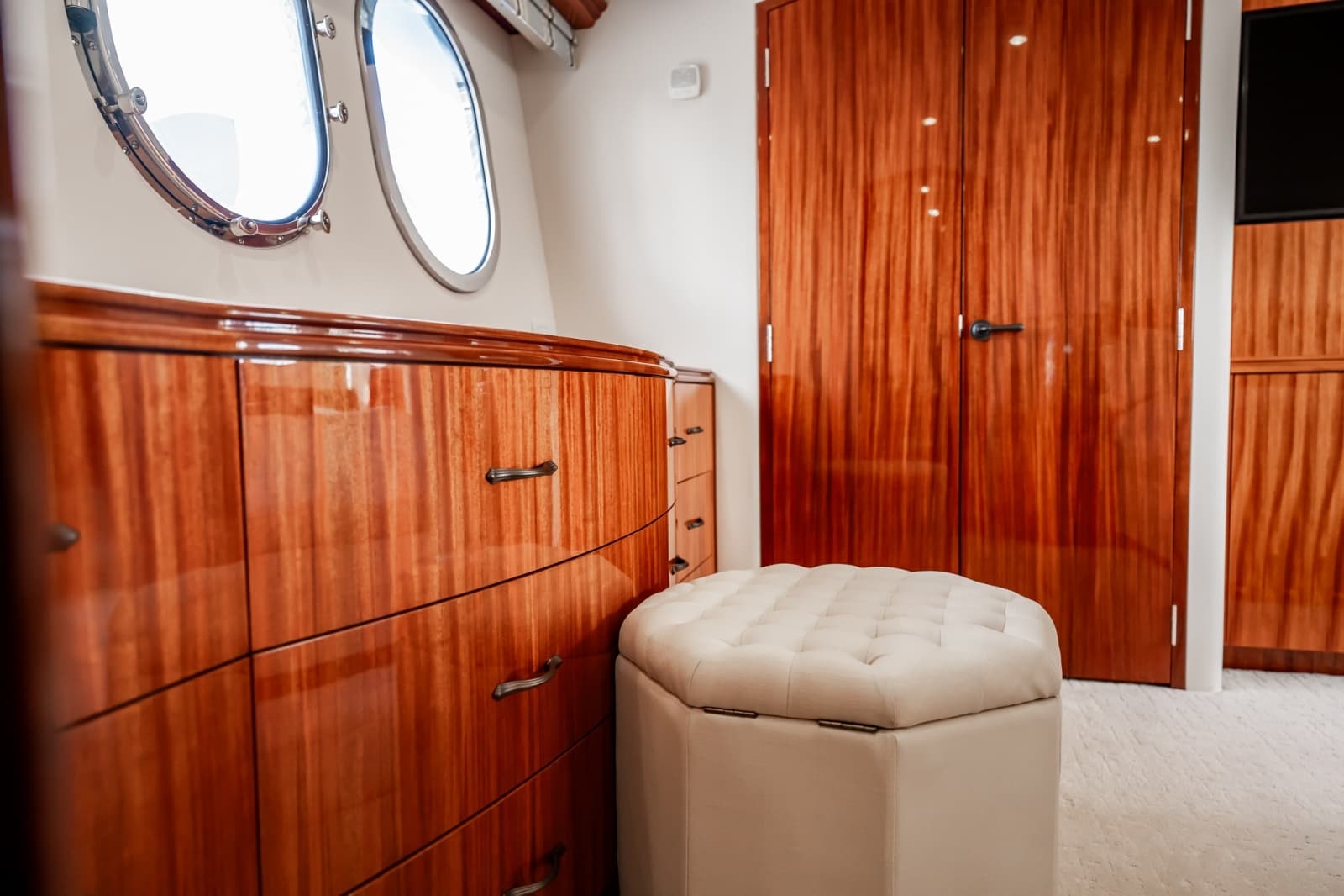 2012 Hatteras  - Photo 87