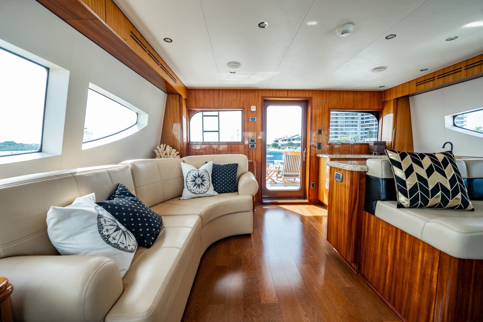 2012 Hatteras  - Photo 18