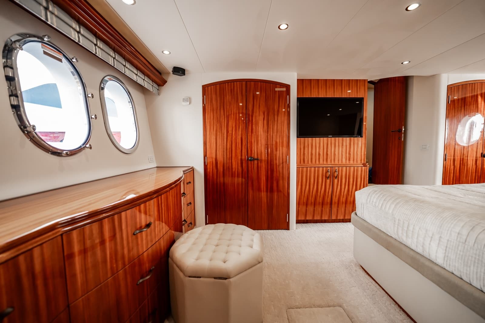 2012 Hatteras  - Photo 70