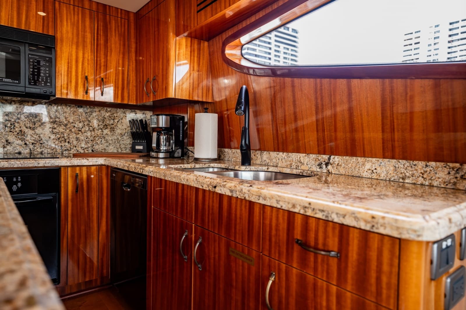 2012 Hatteras  - Photo 60