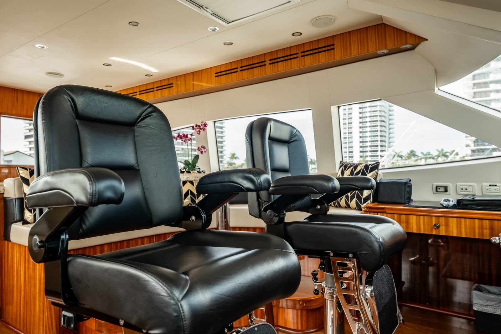 2012 Hatteras  - Photo 15