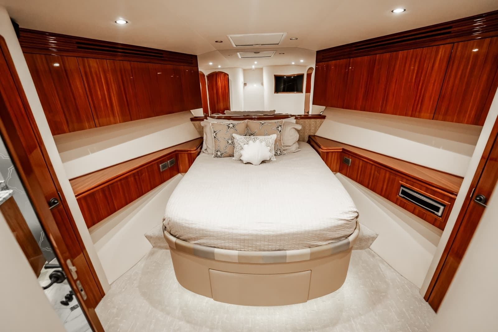 2012 Hatteras  - Photo 109