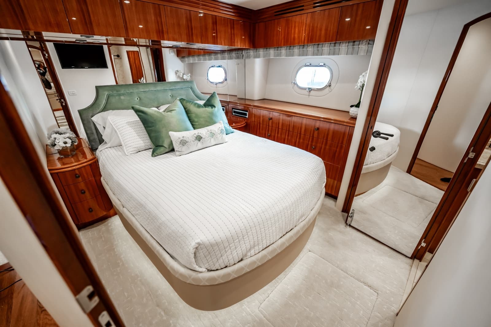 2012 Hatteras  - Photo 107