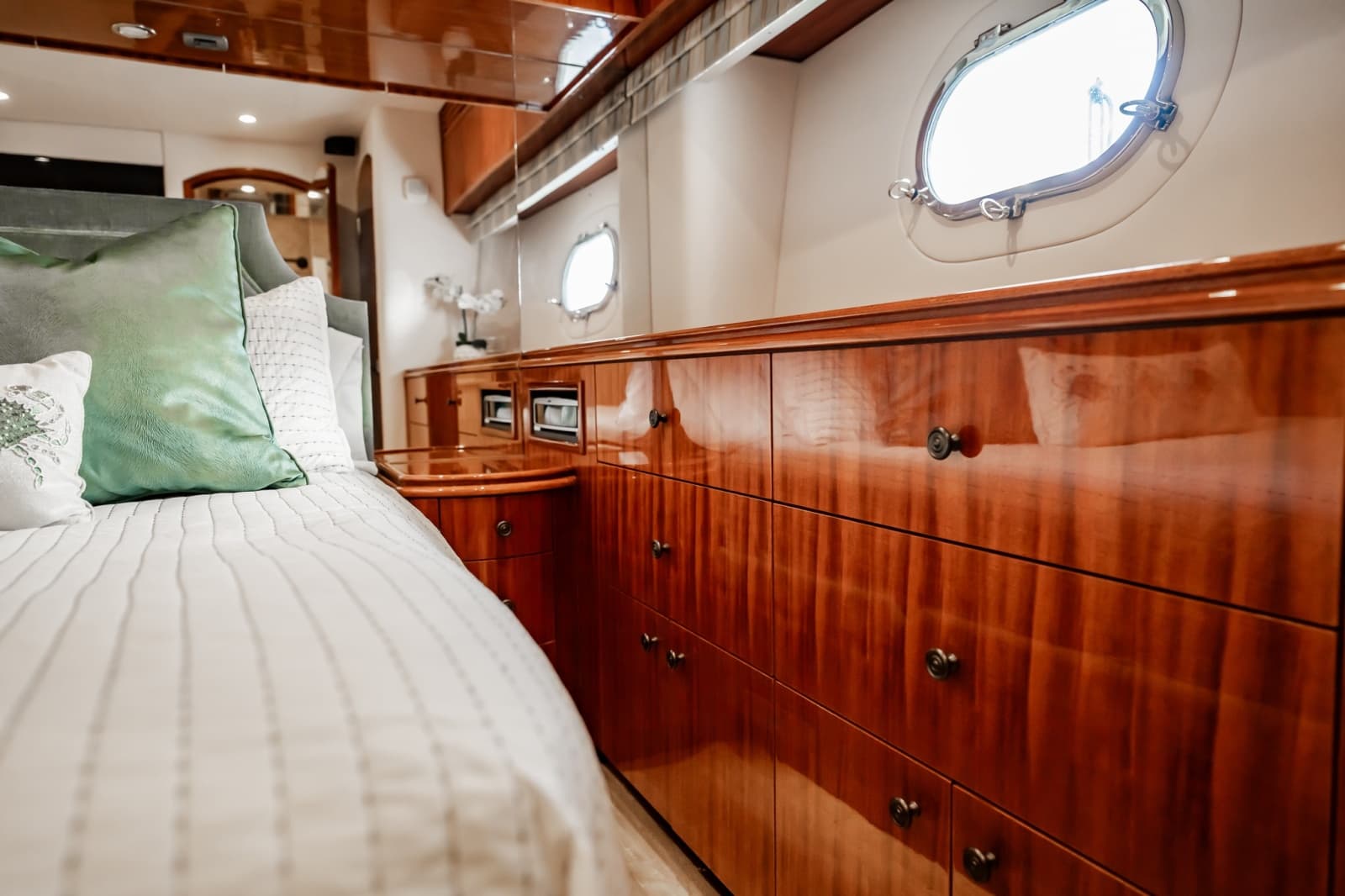 2012 Hatteras  - Photo 112