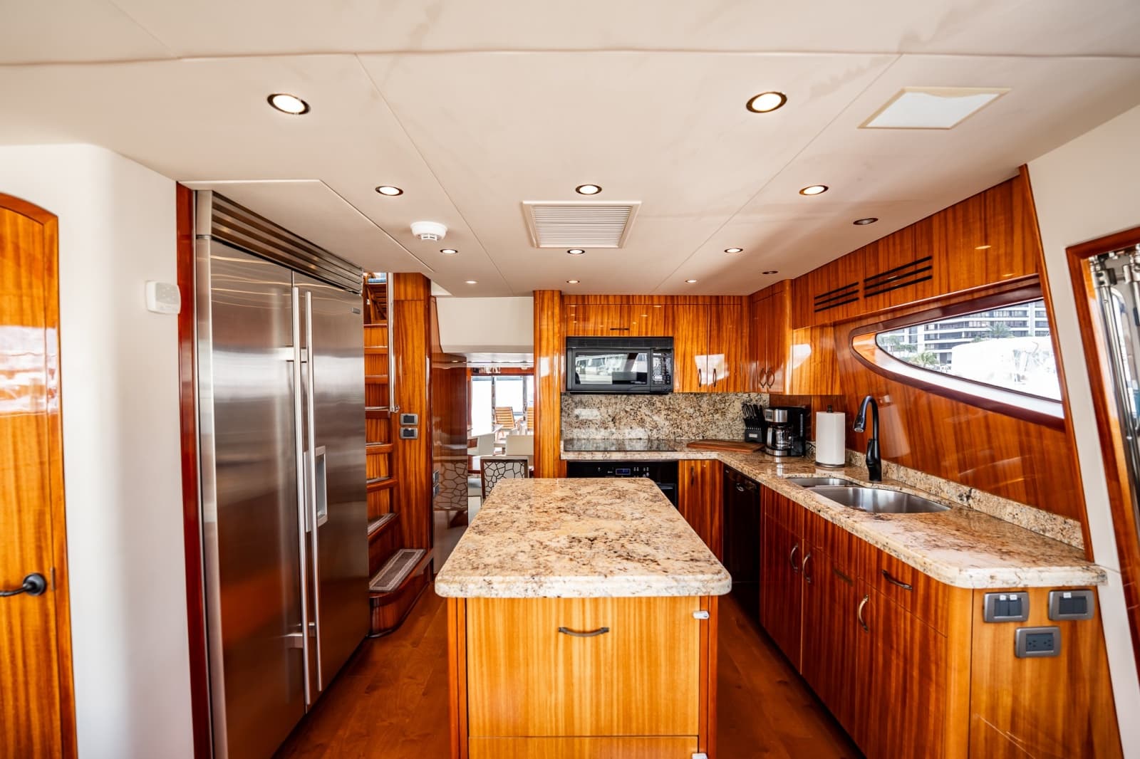 2012 Hatteras  - Photo 56