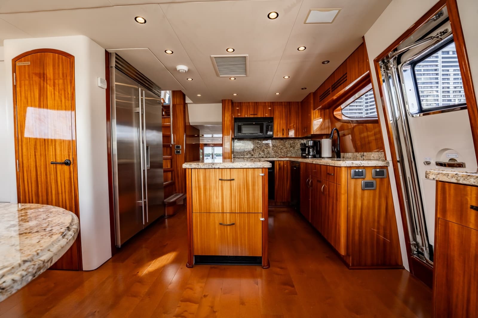 2012 Hatteras  - Photo 52