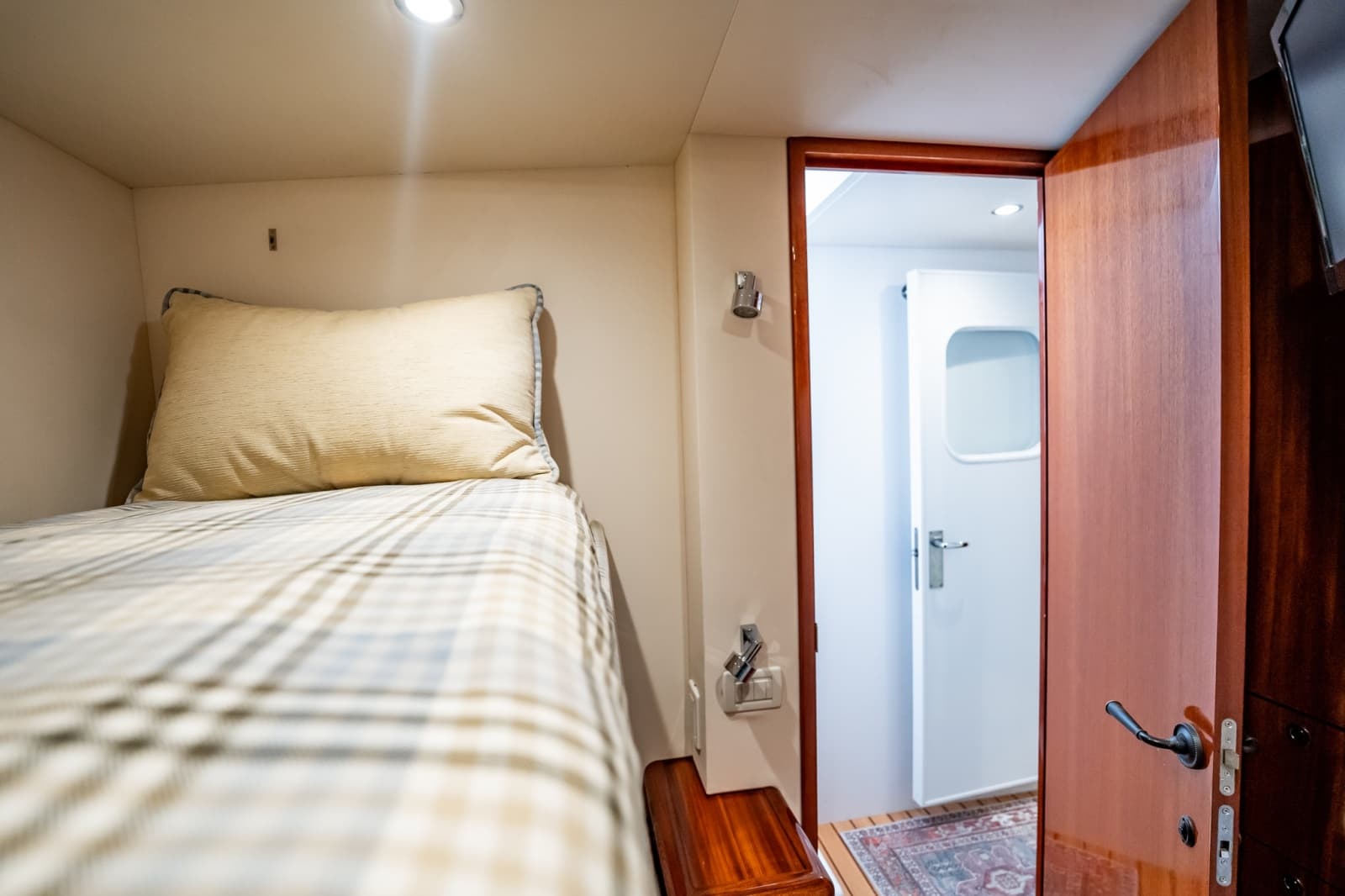 2012 Hatteras  - Photo 129