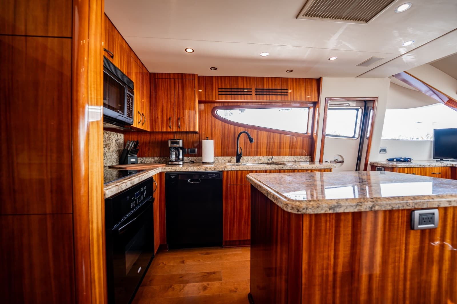 2012 Hatteras  - Photo 63