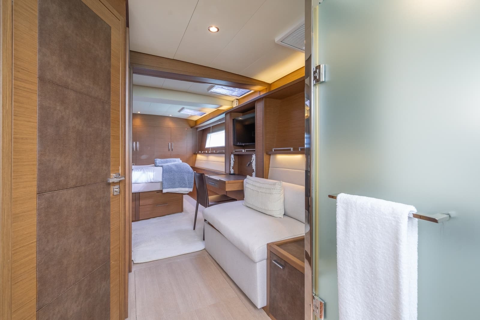 2018 Lagoon 630 Motor Yacht - Photo 19
