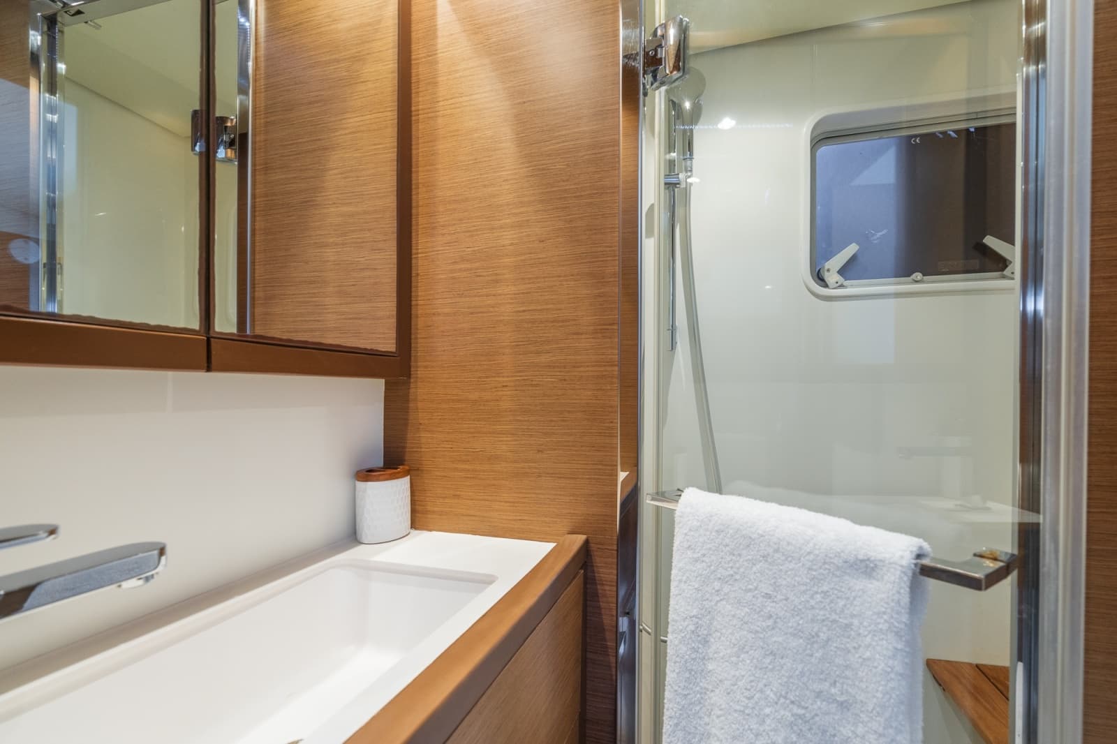 2018 Lagoon 630 Motor Yacht - Photo 22