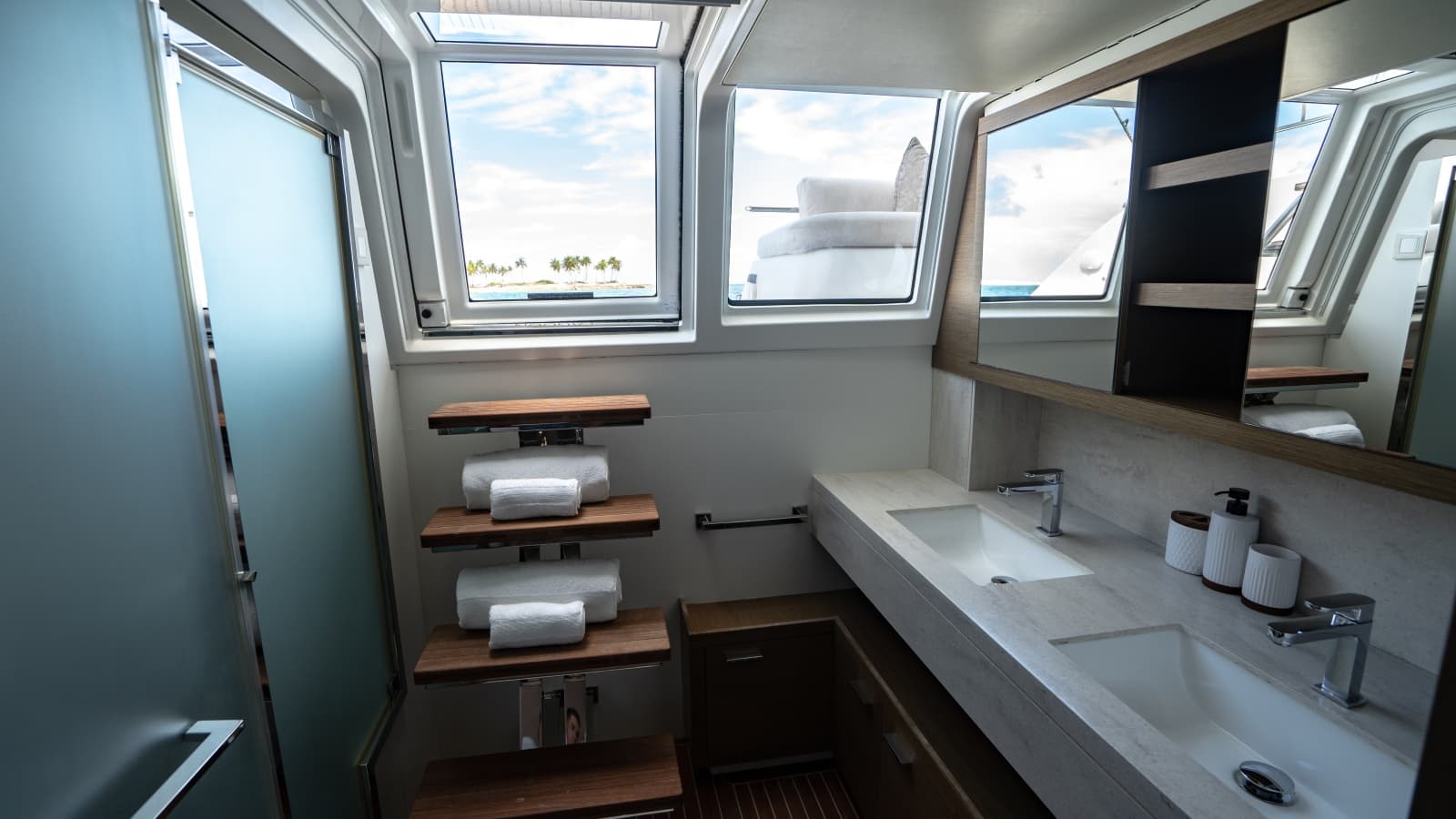 2018 Lagoon 630 Motor Yacht - Photo 13