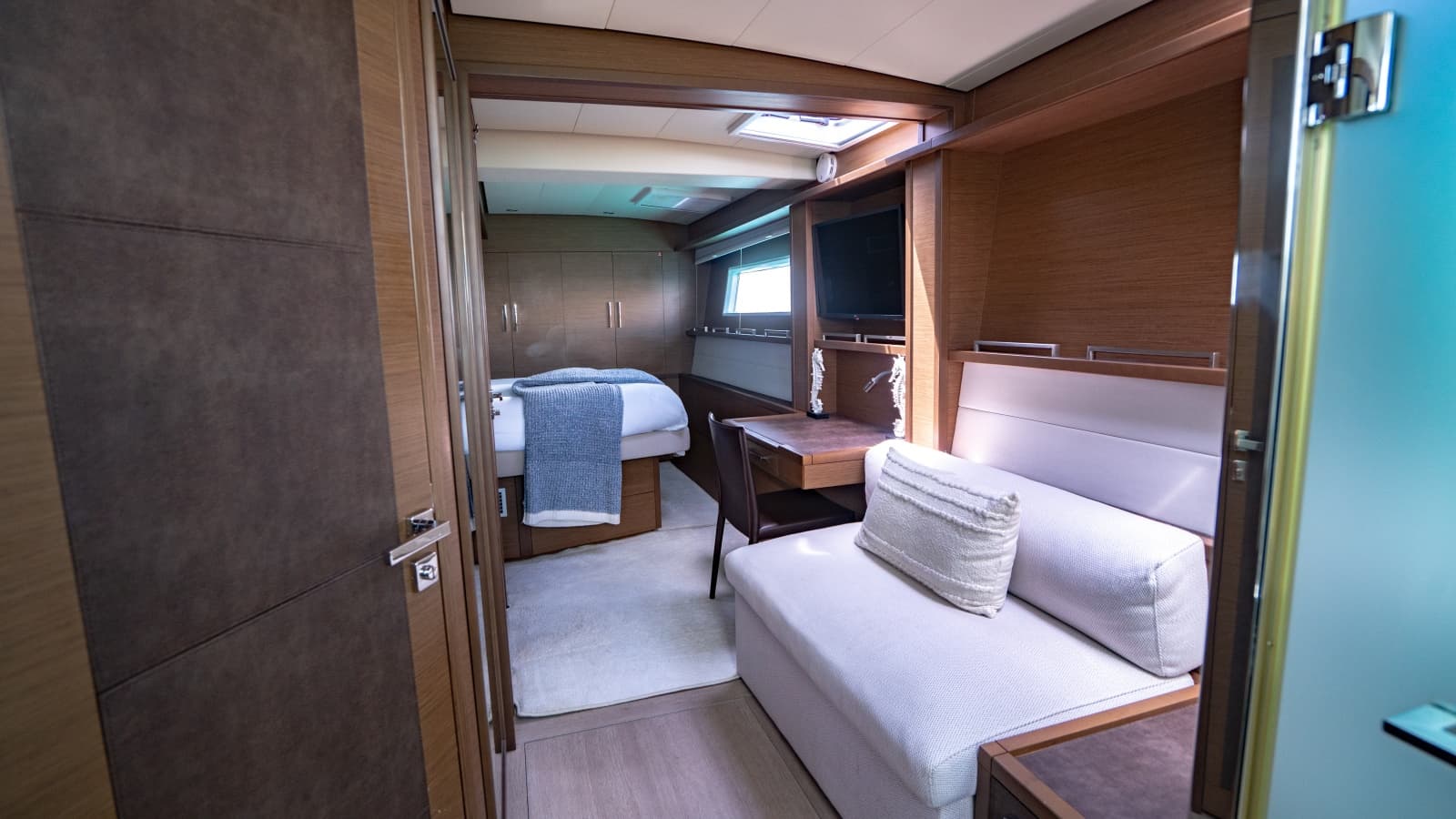 2018 Lagoon 630 Motor Yacht - Photo 9