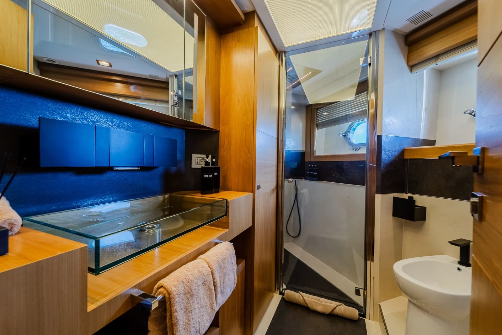 2012 Custom Line Raised Pilothouse - Photo 30