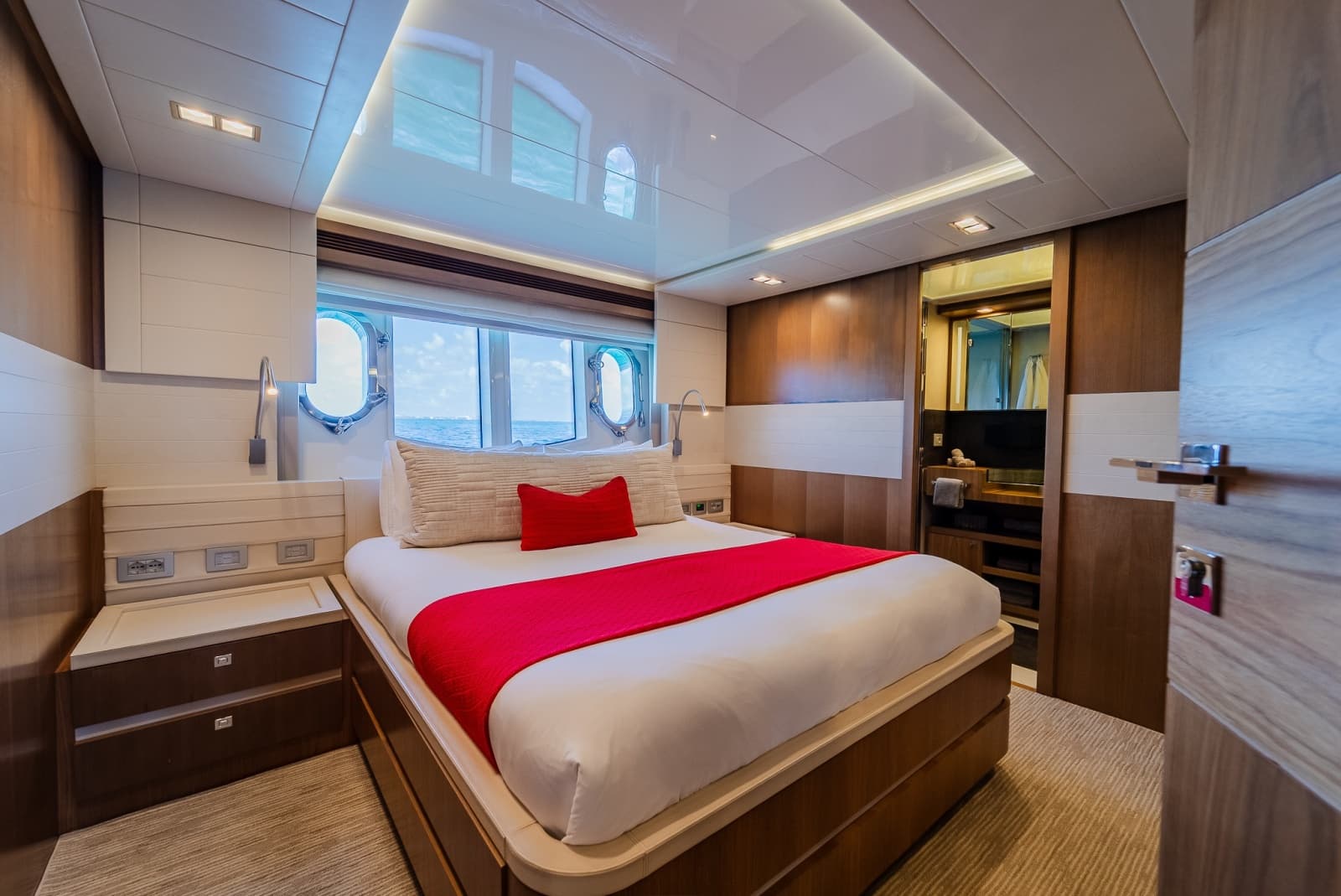 2012 Custom Line Raised Pilothouse - Photo 35