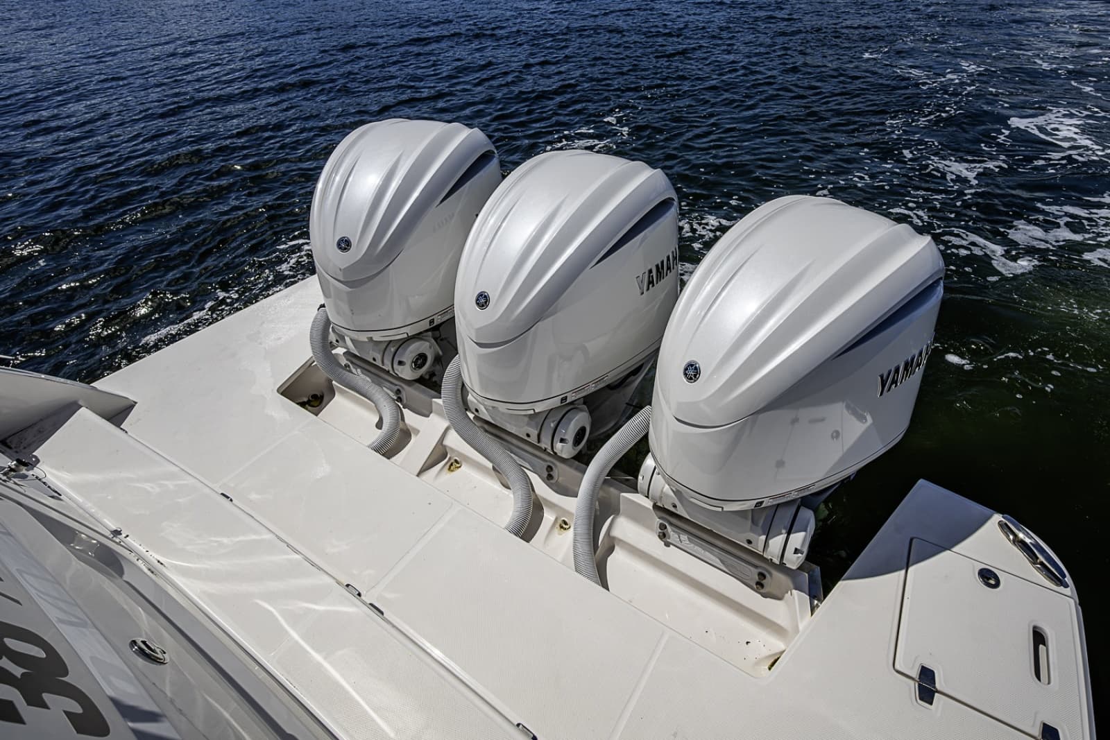 2025 Regal 38 XO - Photo 11