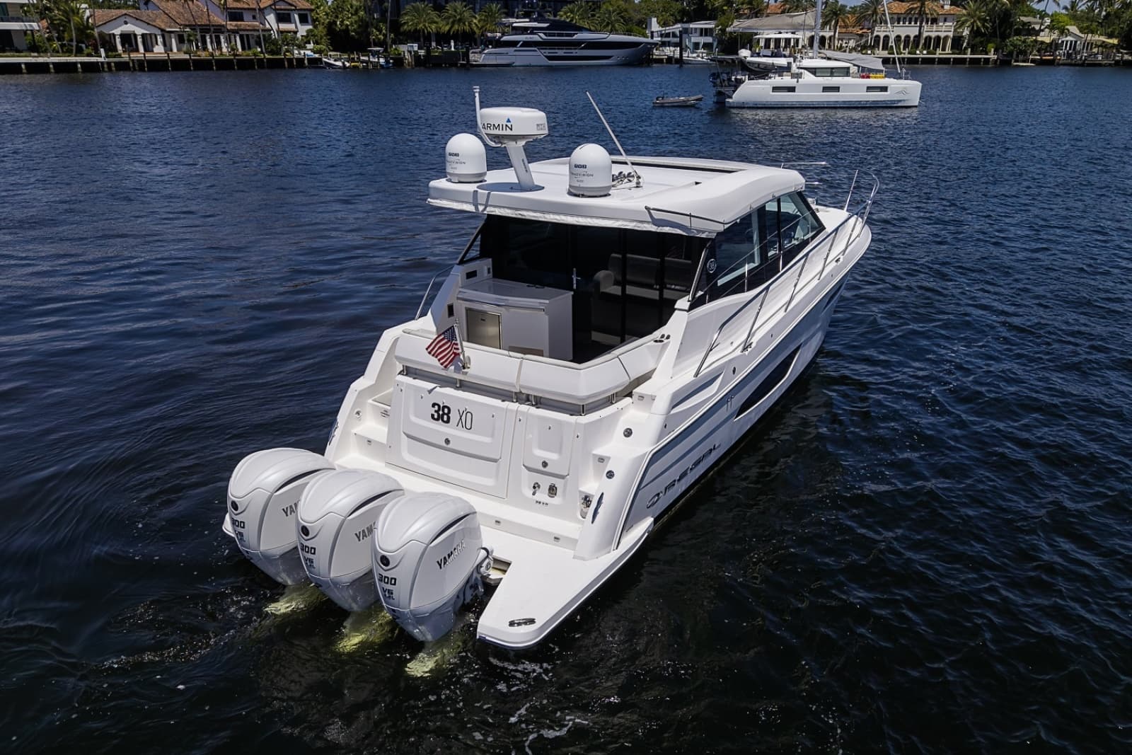 2025 Regal 38 XO - Photo 10